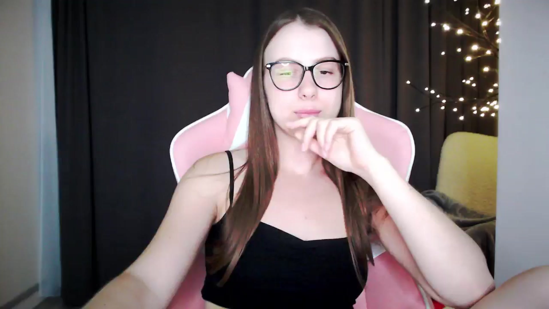 Gallery image thumbnail from MaryMe_'s myfreecams stream on, 08/03/2024, 24:30 image 15 of 20