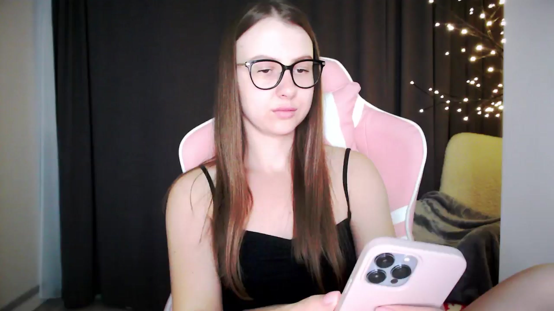 Gallery image thumbnail from MaryMe_'s myfreecams stream on, 08/03/2024, 24:30 image 19 of 20