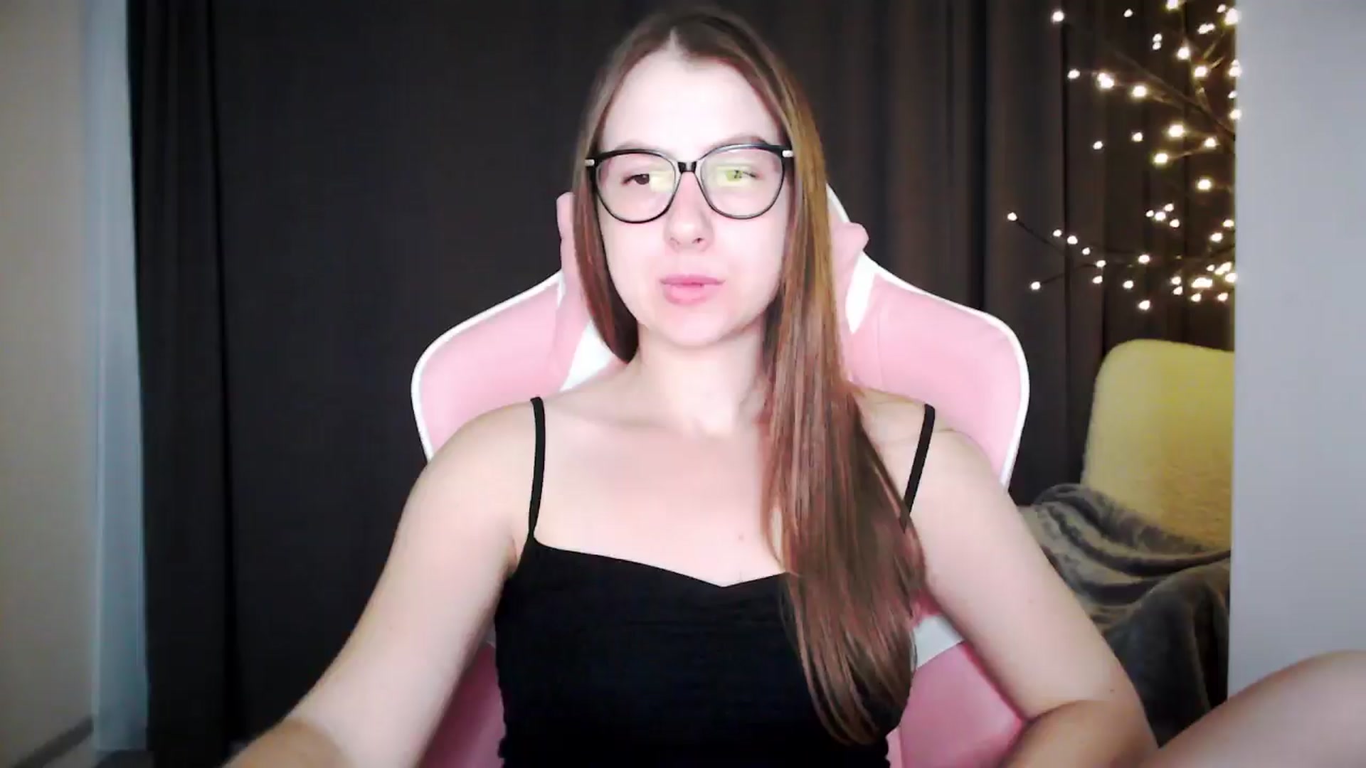 Gallery image thumbnail from MaryMe_'s myfreecams stream on, 08/03/2024, 24:30 image 9 of 20