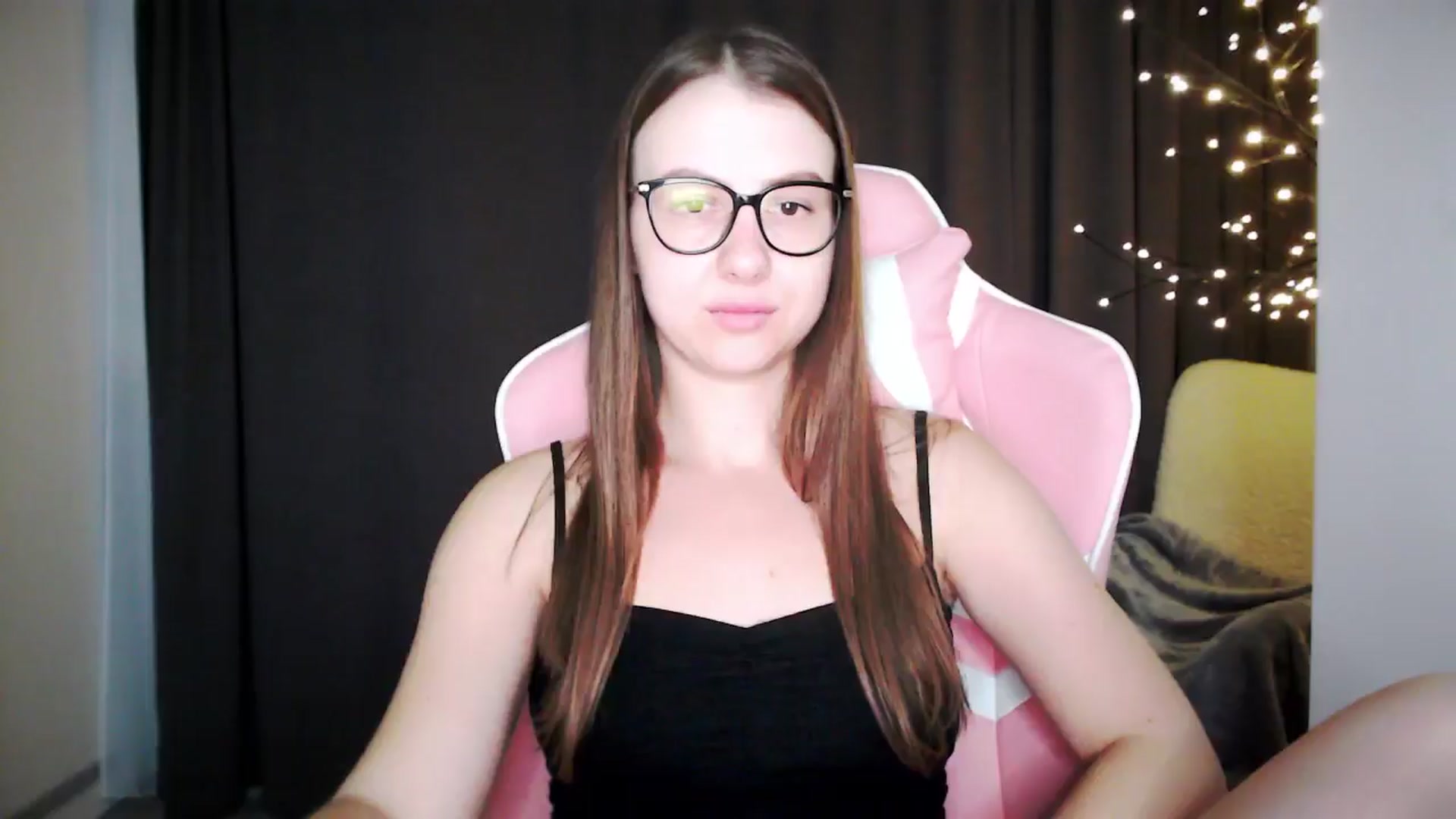 Gallery image thumbnail from MaryMe_'s myfreecams stream on, 08/03/2024, 24:30 image 6 of 20