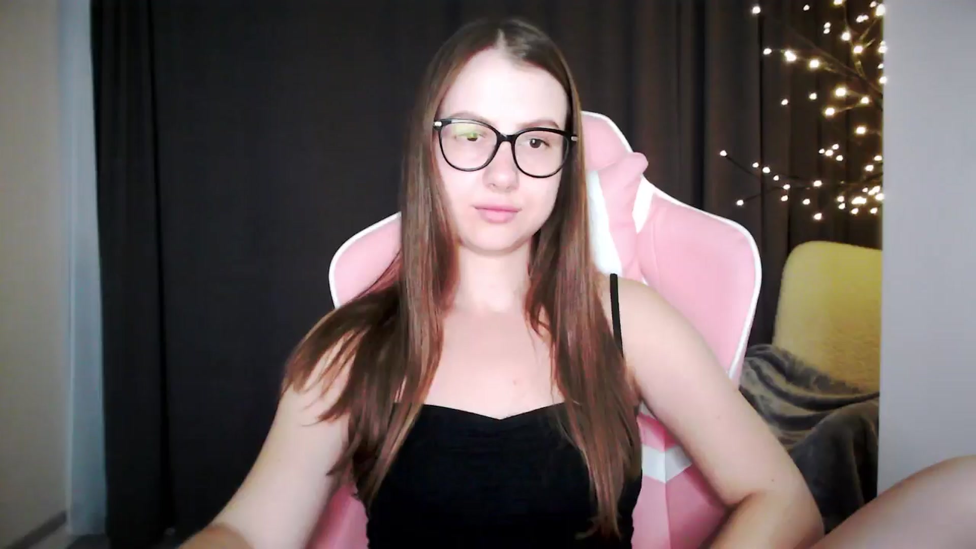 Gallery image thumbnail from MaryMe_'s myfreecams stream on, 08/03/2024, 24:30 image 2 of 20