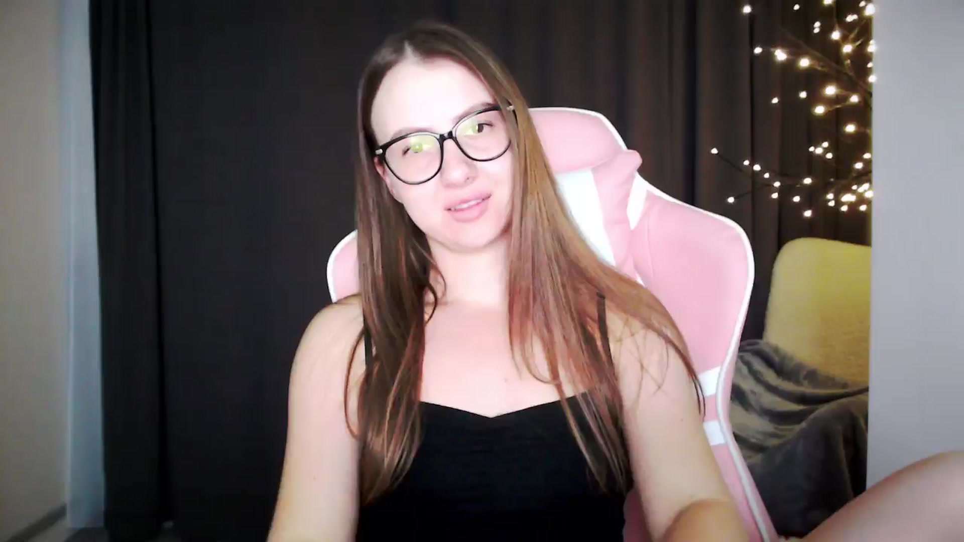 Gallery image thumbnail from MaryMe_'s myfreecams stream on, 08/03/2024, 24:30 image 1 of 20