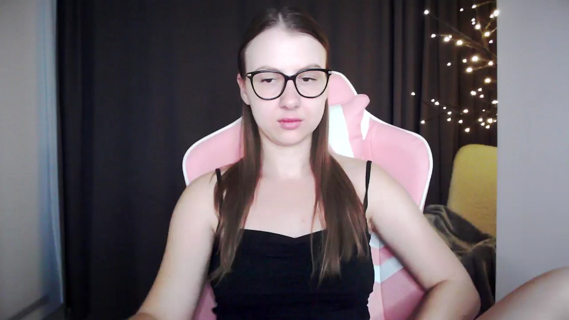Gallery image thumbnail from MaryMe_'s myfreecams stream on, 08/04/2024, 01:03 image 16 of 20