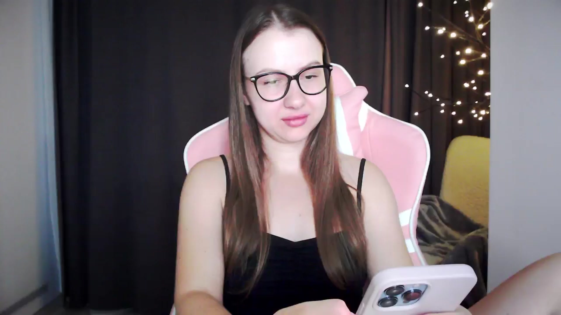 Gallery image thumbnail from MaryMe_'s myfreecams stream on, 08/04/2024, 01:03 image 4 of 20
