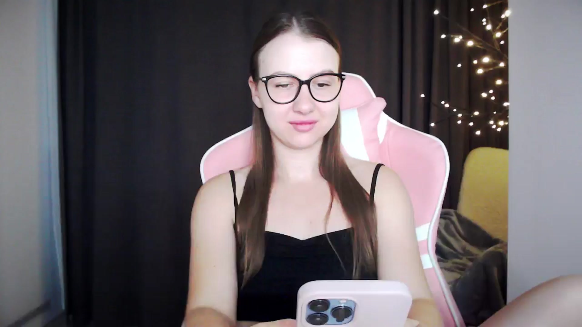 Gallery image thumbnail from MaryMe_'s myfreecams stream on, 08/04/2024, 01:03 image 15 of 20