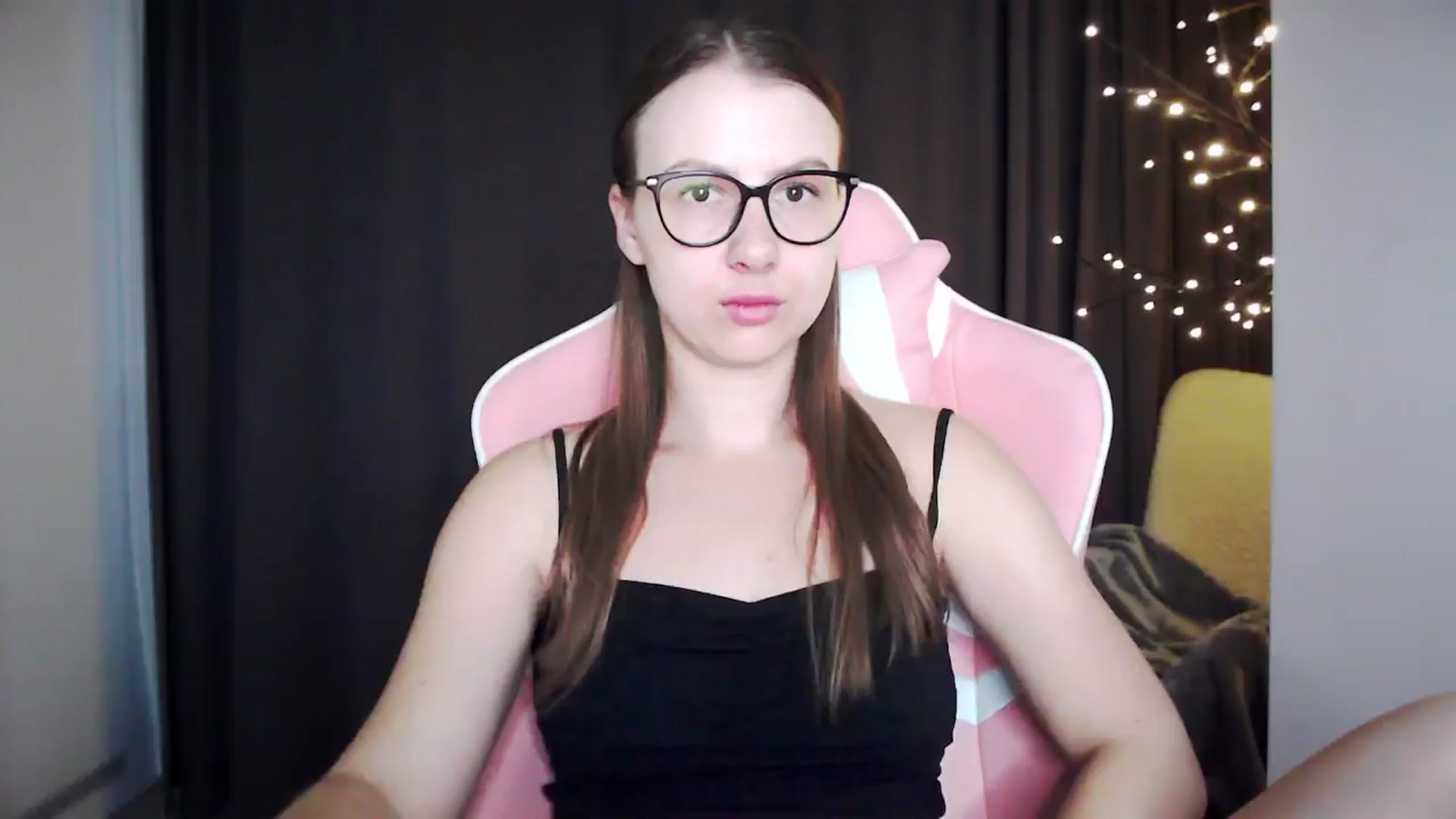 Gallery image thumbnail from MaryMe_'s myfreecams stream on, 08/04/2024, 01:03 image 18 of 20
