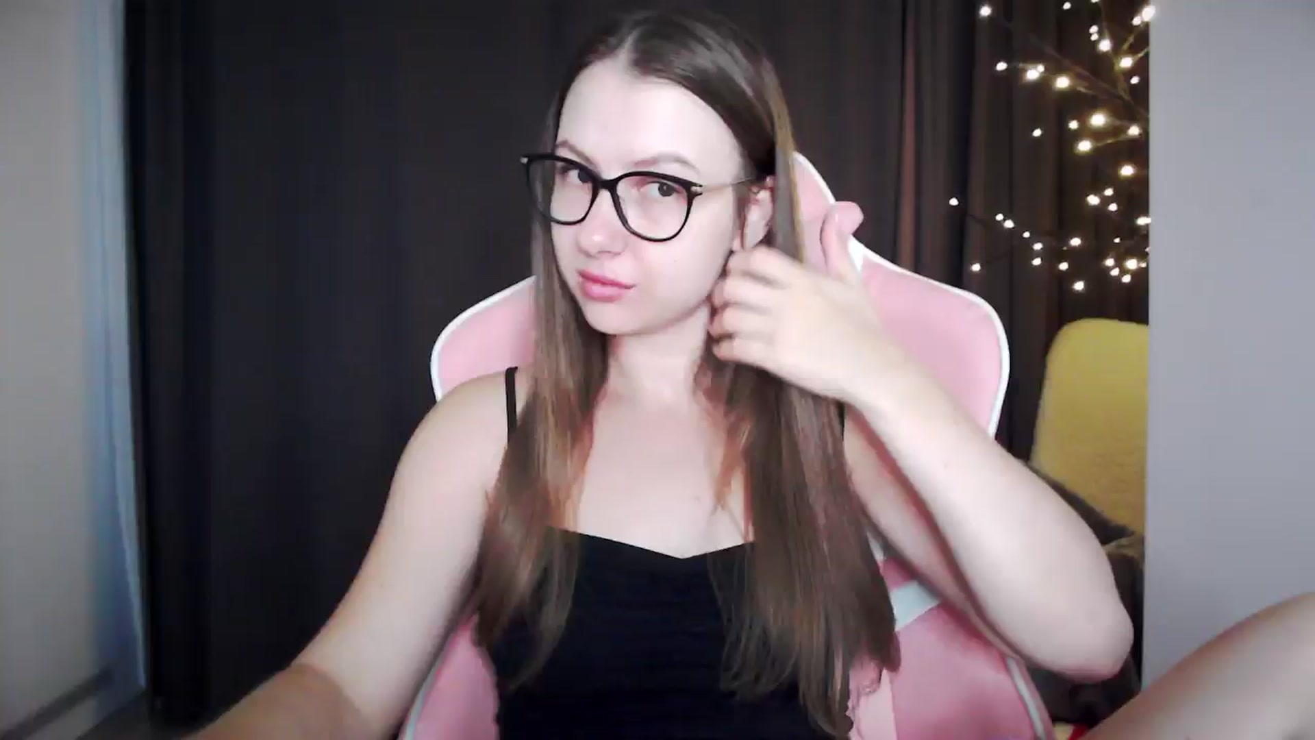 Gallery image thumbnail from MaryMe_'s myfreecams stream on, 08/04/2024, 01:03 image 6 of 20