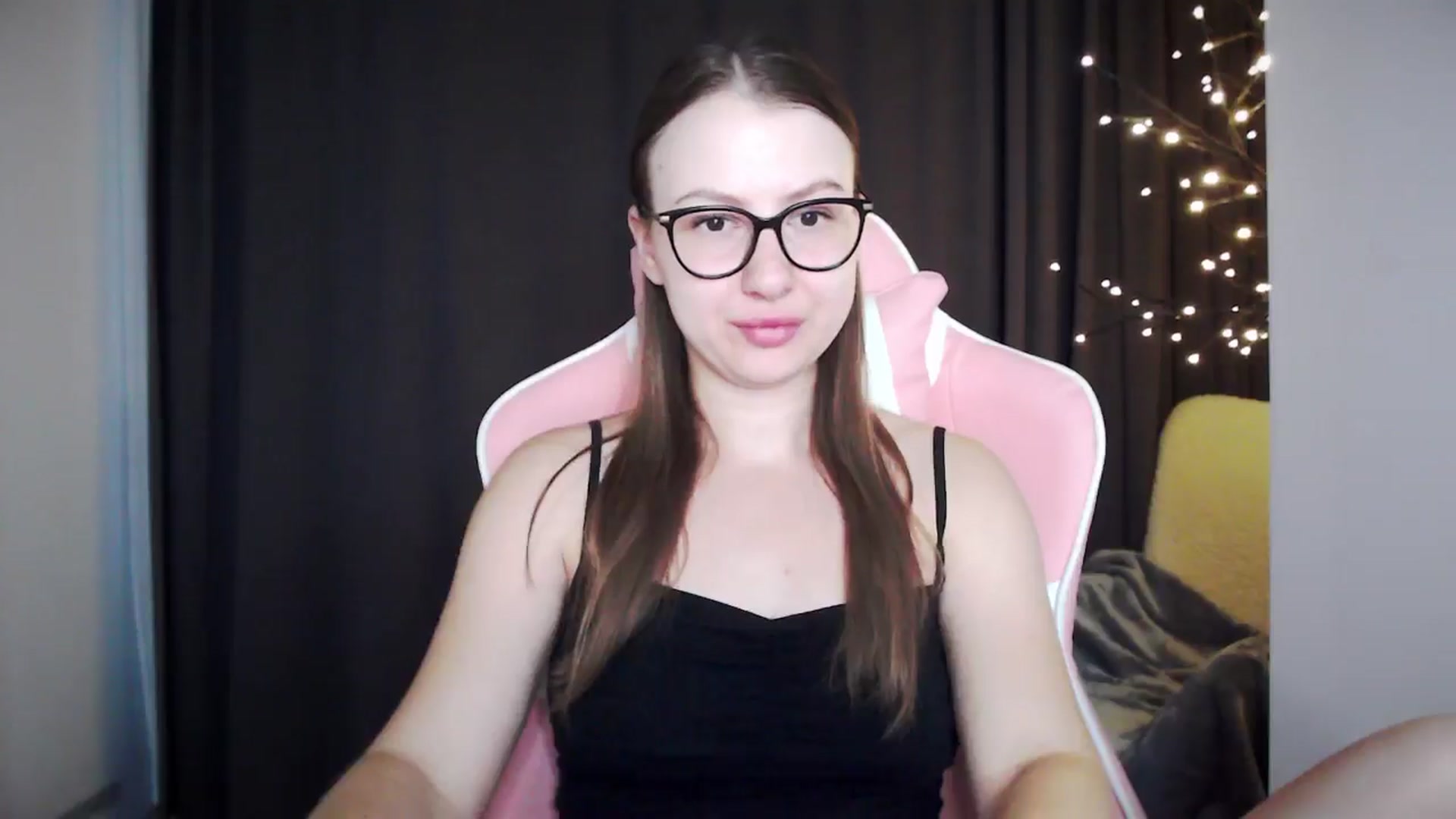 Gallery image thumbnail from MaryMe_'s myfreecams stream on, 08/04/2024, 01:03 image 11 of 20