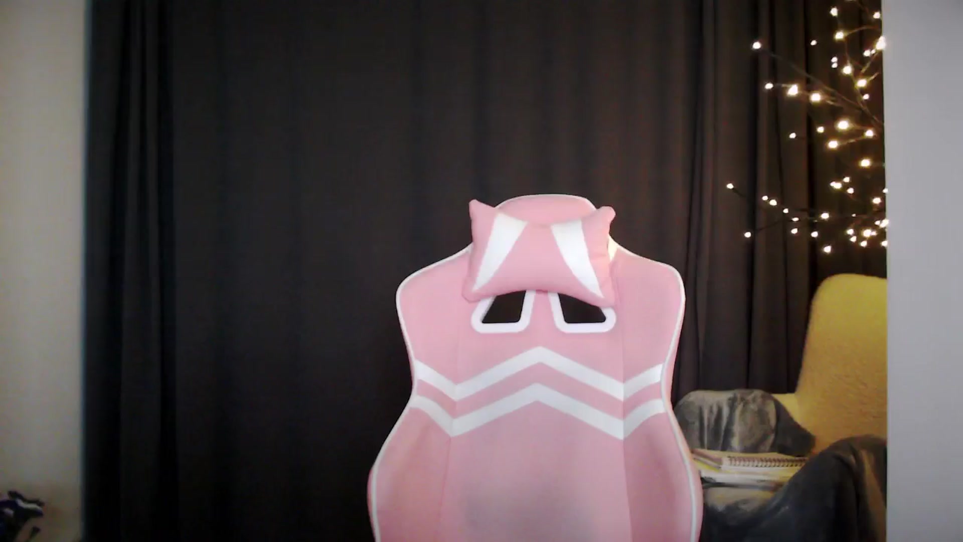 Gallery image thumbnail from MaryMe_'s myfreecams stream on, 08/08/2024, 01:06 image 9 of 20