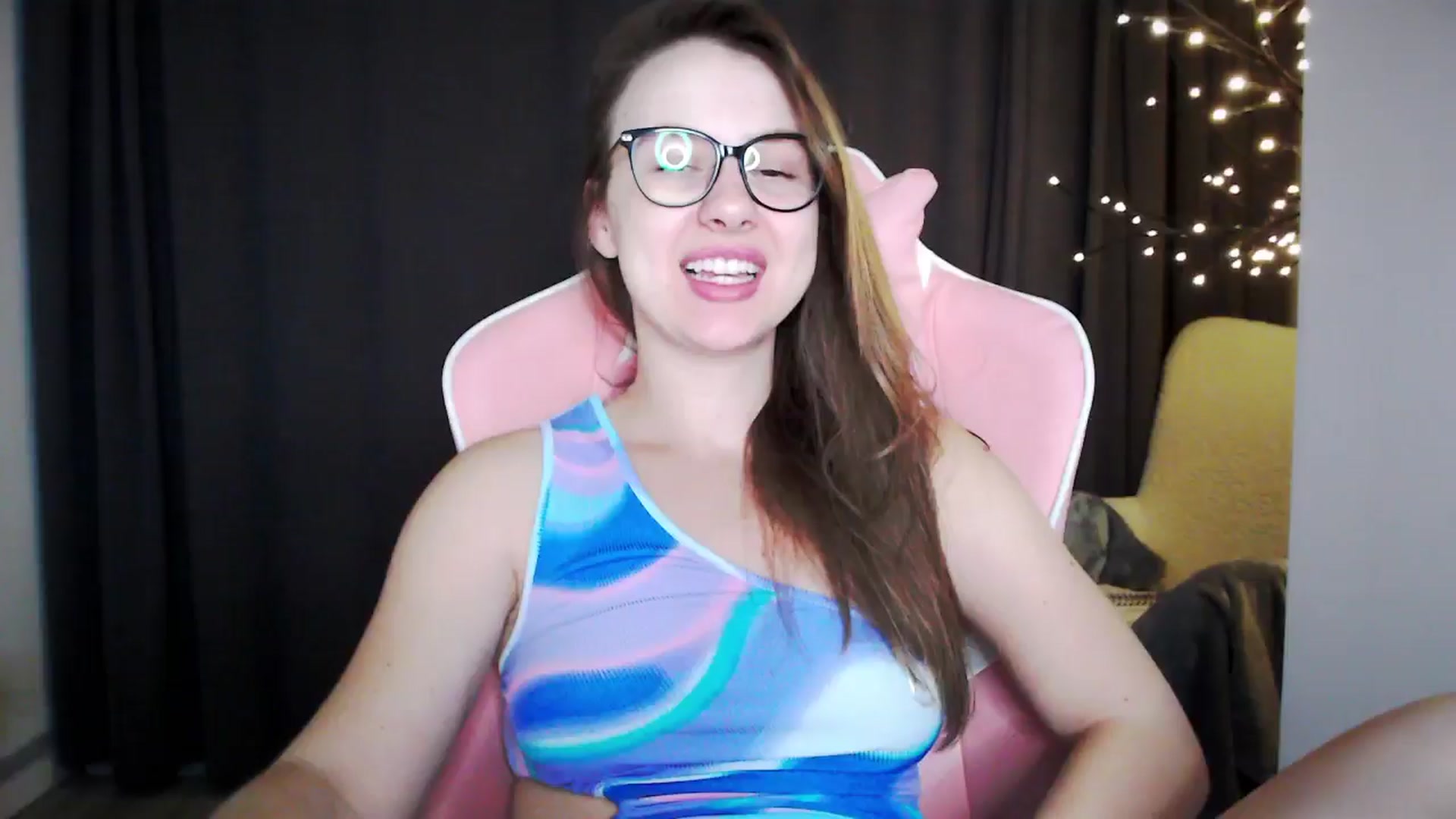 Gallery image thumbnail from MaryMe_'s myfreecams stream on, 08/08/2024, 01:06 image 18 of 20