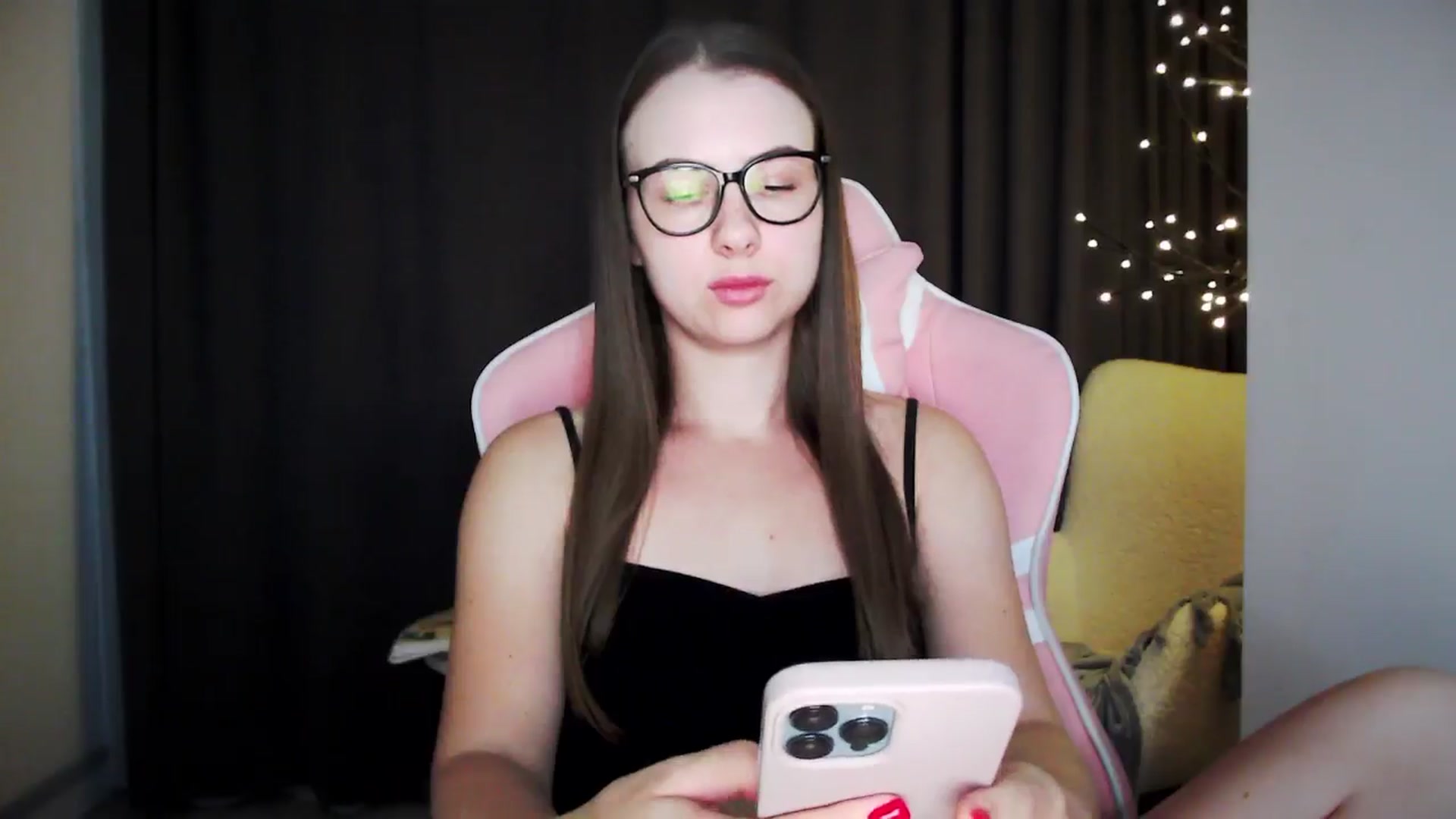Gallery image thumbnail from MaryMe_'s myfreecams stream on, 08/15/2024, 23:21 image 6 of 20