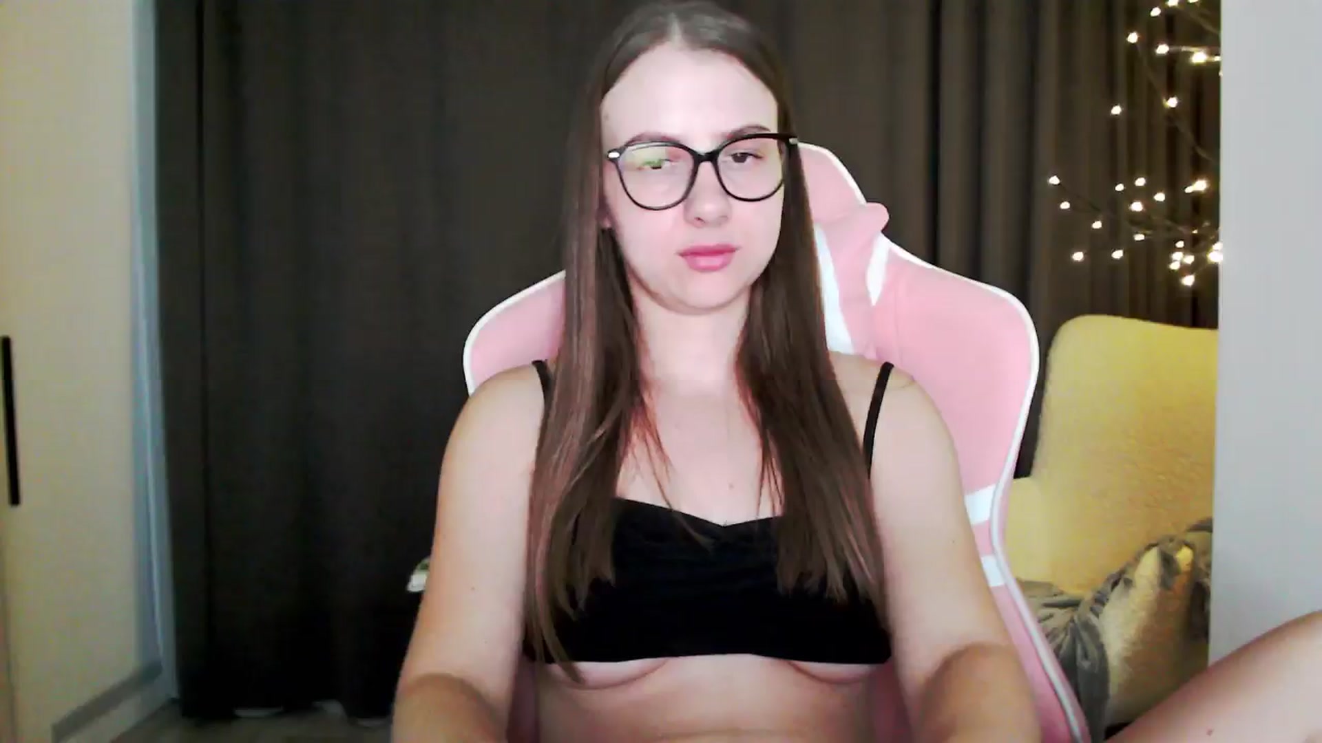 Gallery image thumbnail from MaryMe_'s myfreecams stream on, 08/16/2024, 24:20 image 20 of 20