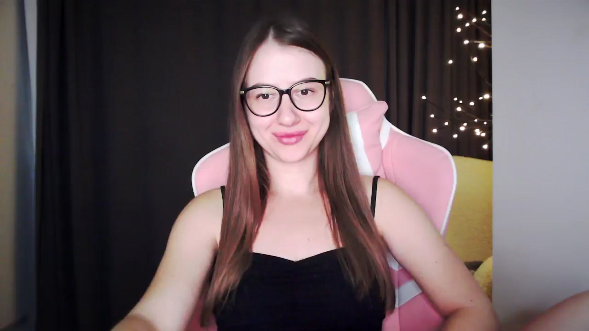 Gallery image thumbnail from MaryMe_'s myfreecams stream on, 08/21/2024, 24:40 image 3 of 20