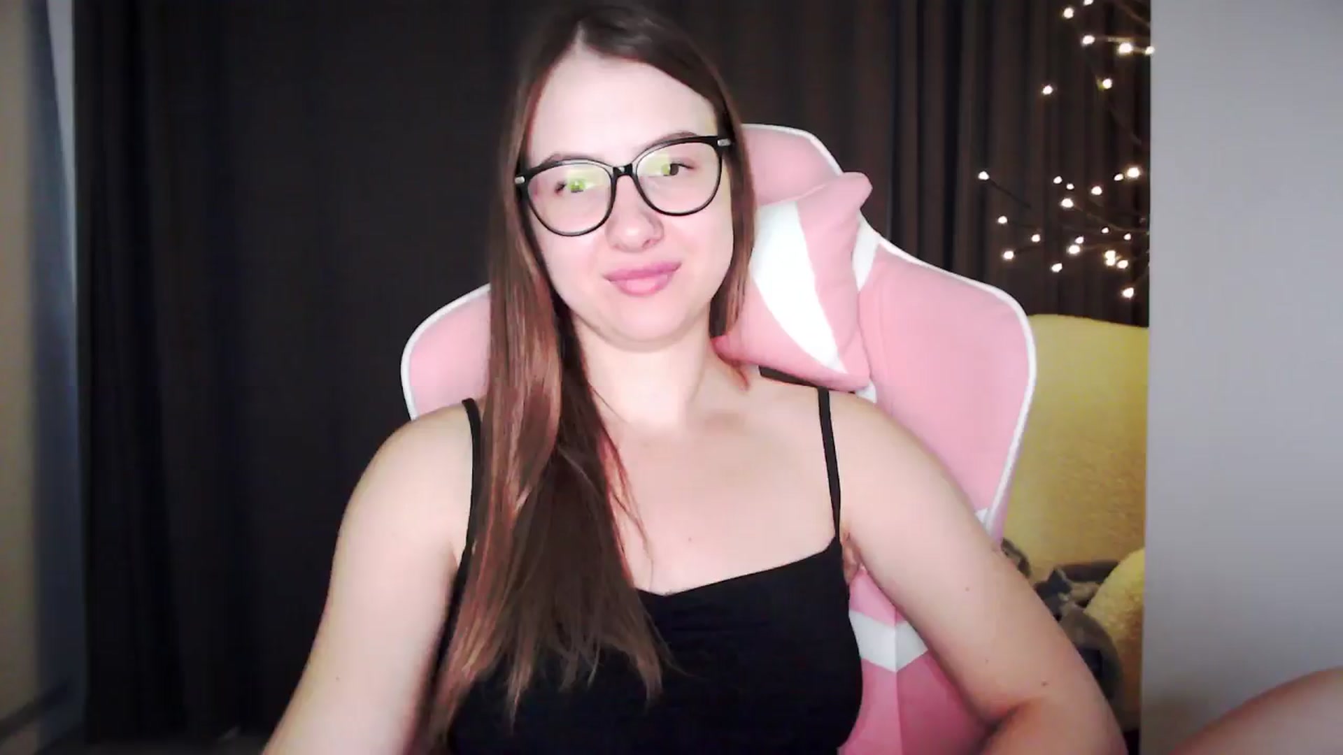 Gallery image thumbnail from MaryMe_'s myfreecams stream on, 08/21/2024, 01:37 image 14 of 20