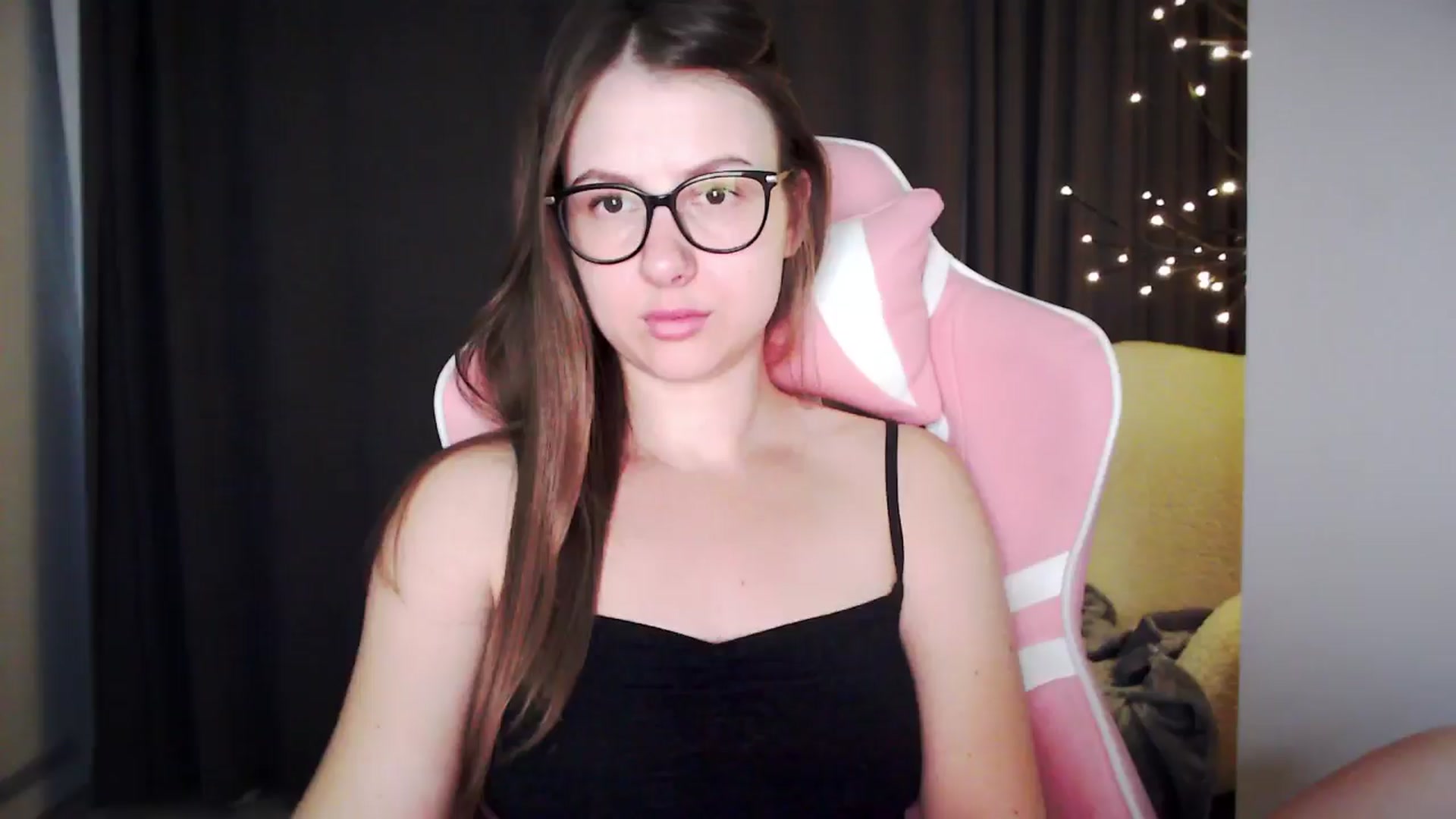 Gallery image thumbnail from MaryMe_'s myfreecams stream on, 08/21/2024, 01:37 image 17 of 20