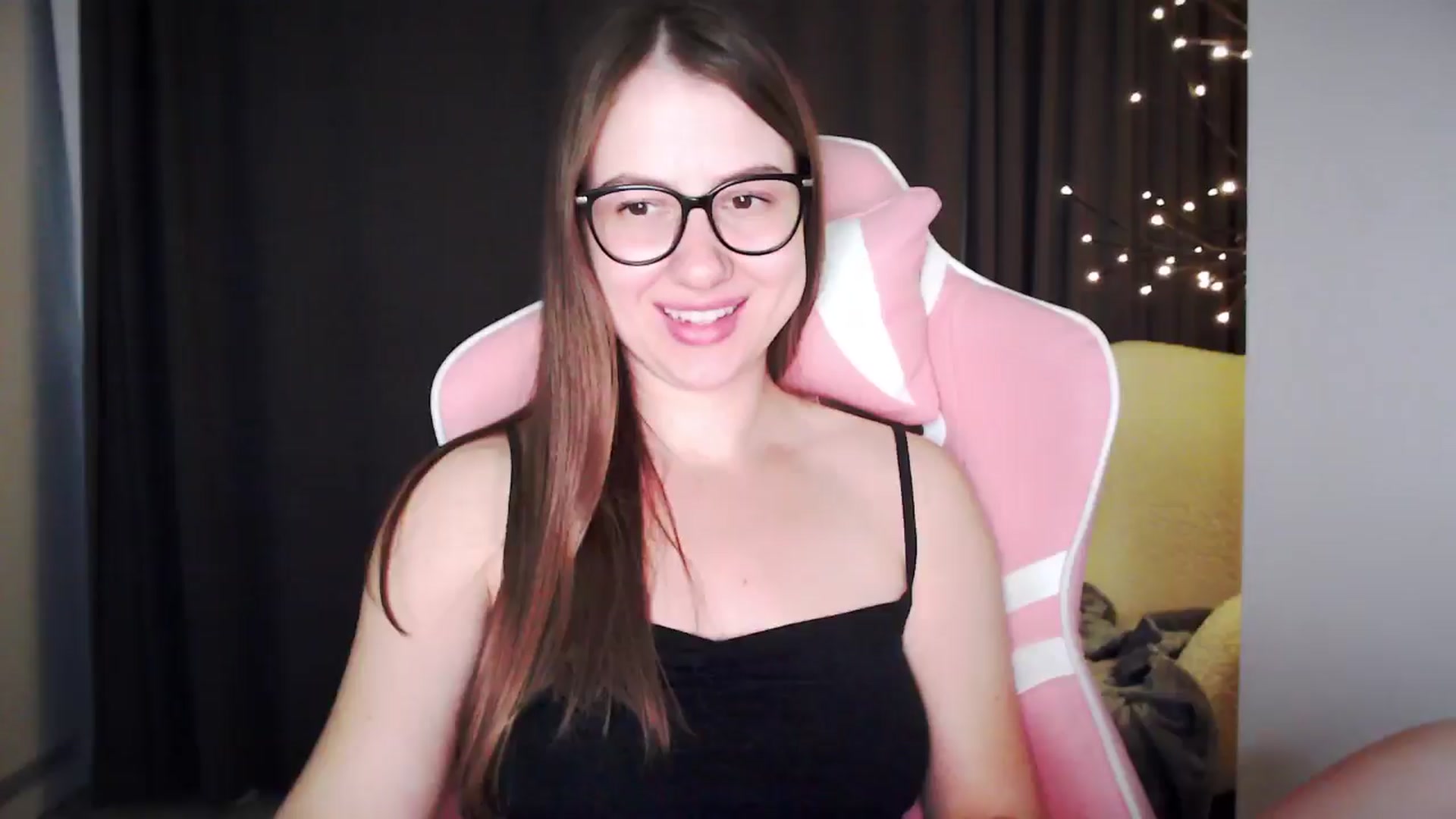 Gallery image thumbnail from MaryMe_'s myfreecams stream on, 08/21/2024, 01:37 image 16 of 20