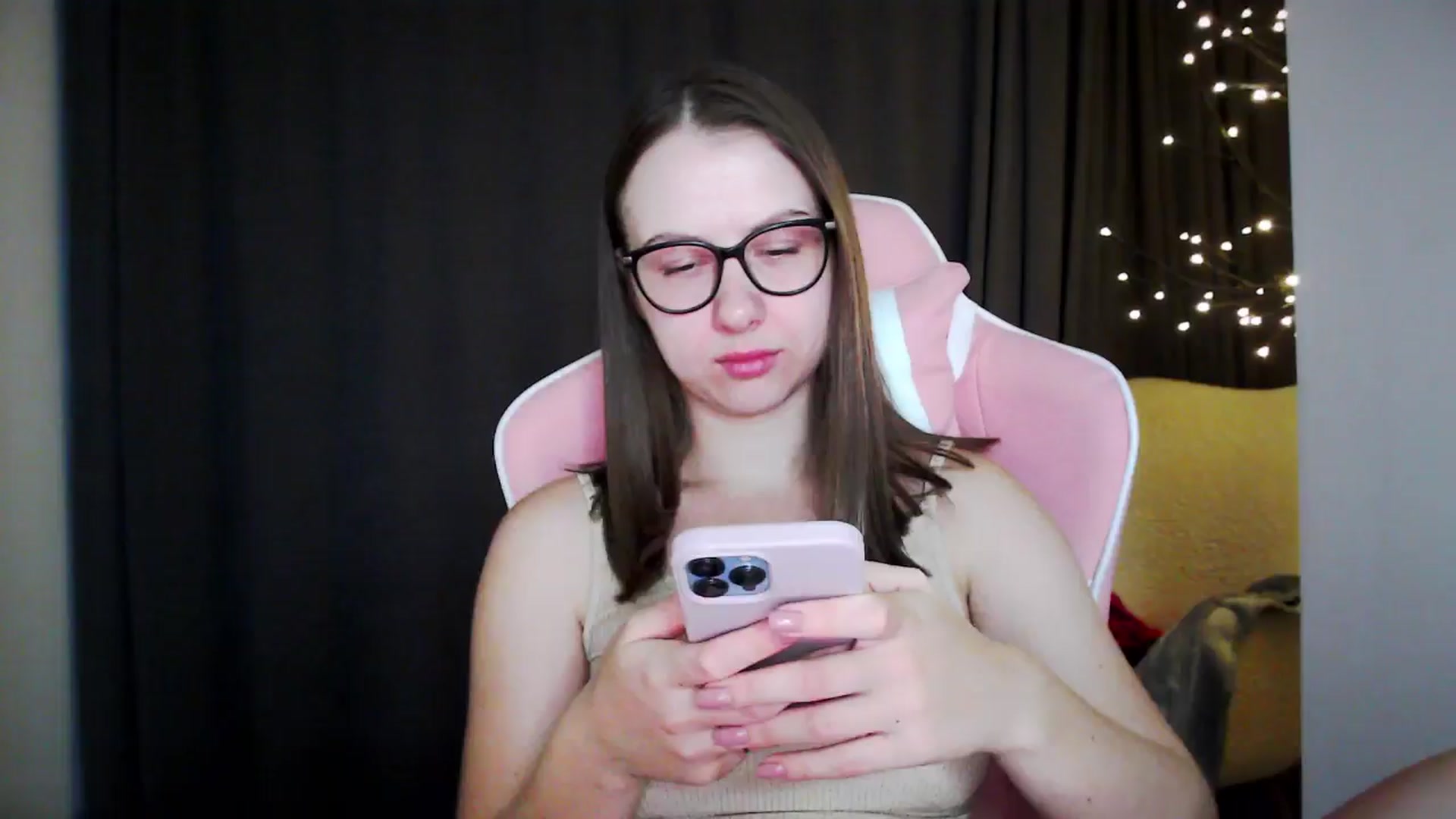 Gallery image thumbnail from MaryMe_'s myfreecams stream on, 09/08/2024, 02:09 image 9 of 20