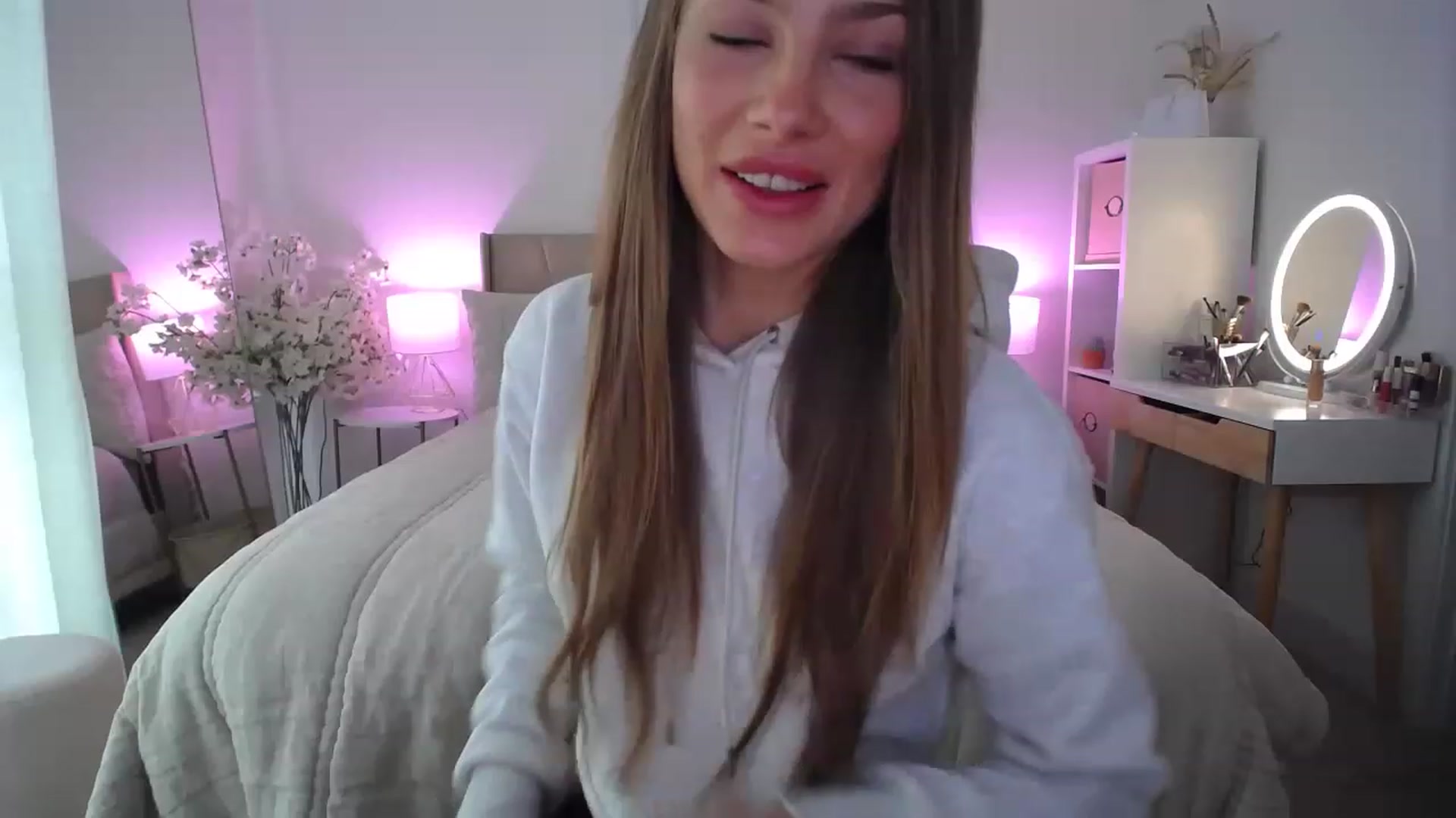 Gallery image thumbnail from MaryNewM's myfreecams stream on, 03/20/2023, 23:14 image 14 of 20