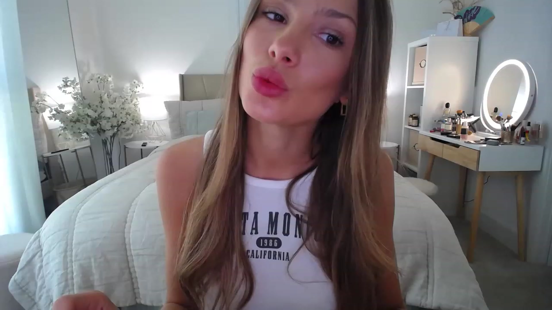Gallery image thumbnail from MaryNewM's myfreecams stream on, 04/19/2023, 20:01 image 5 of 20