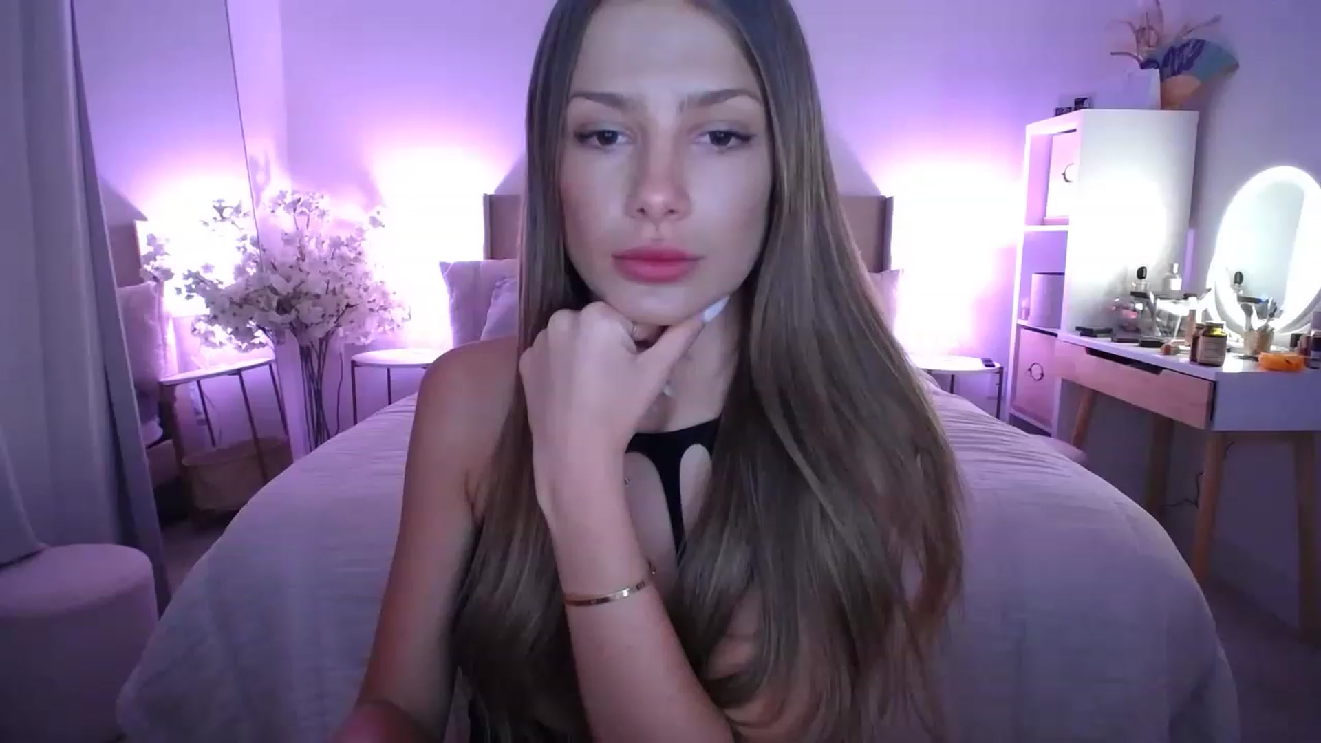 Gallery image thumbnail from MaryNewM's myfreecams stream on, 04/27/2023, 04:15 image 1 of 20