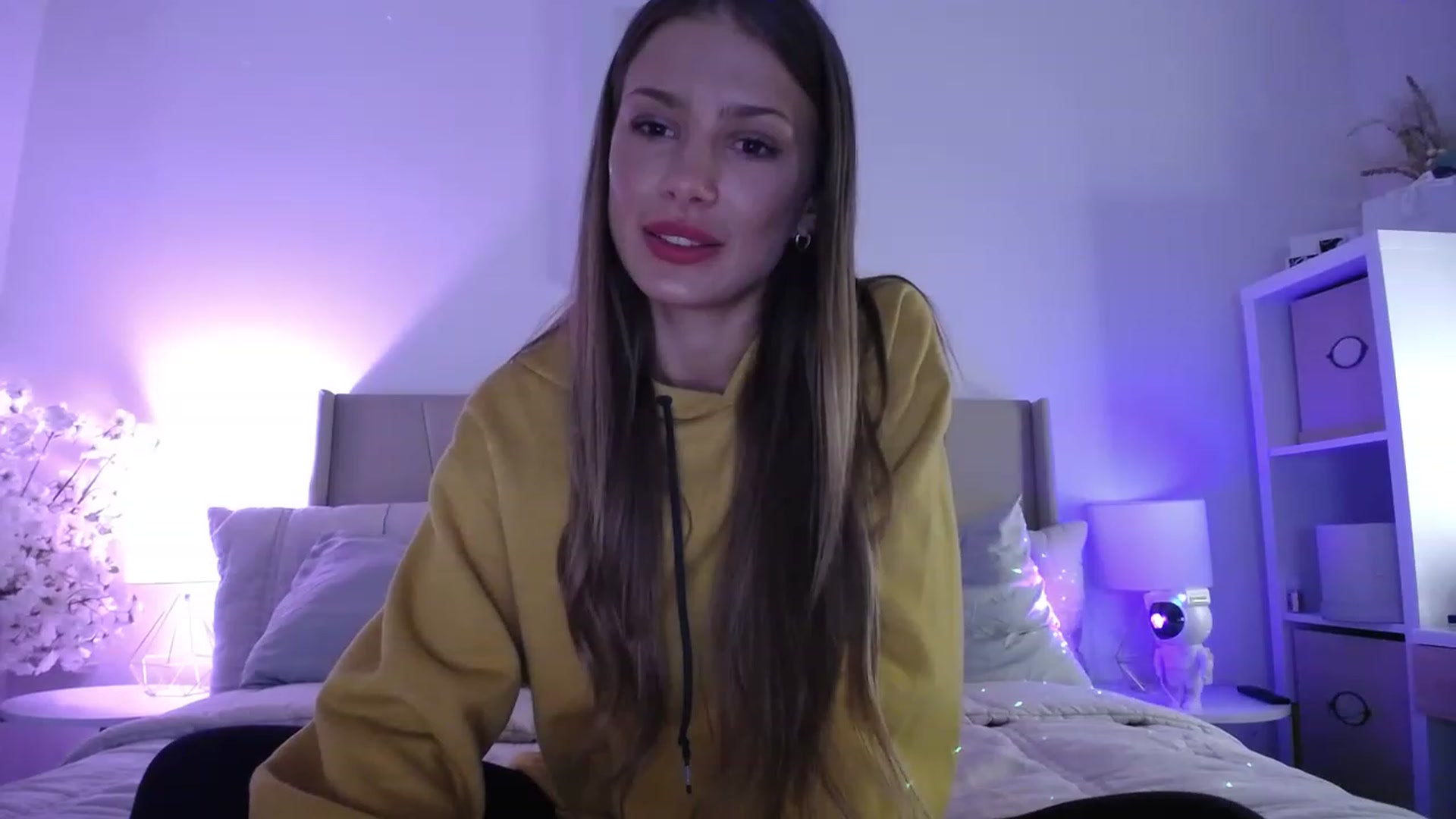 Gallery image thumbnail from MaryNewM's myfreecams stream on, 04/27/2023, 06:22 image 10 of 20