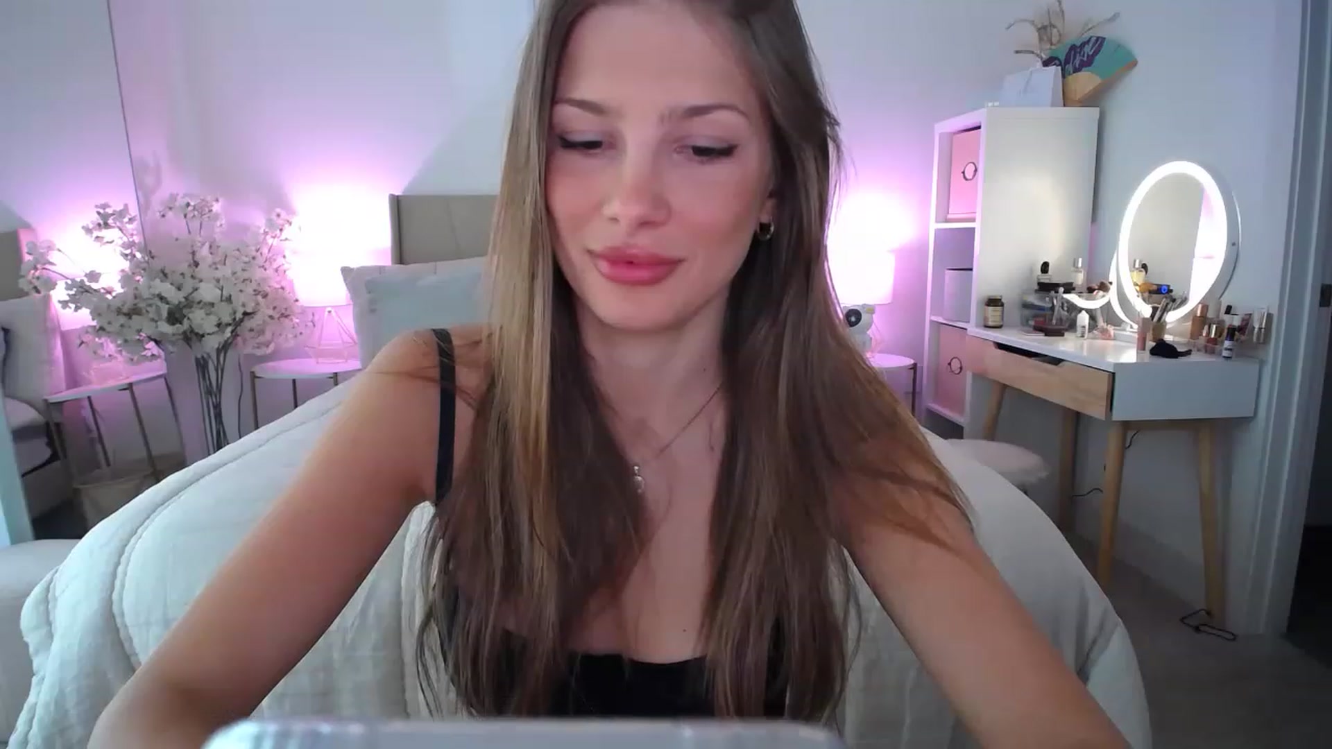 Gallery image thumbnail from MaryNewM's myfreecams stream on, 05/03/2023, 23:06 image 15 of 20