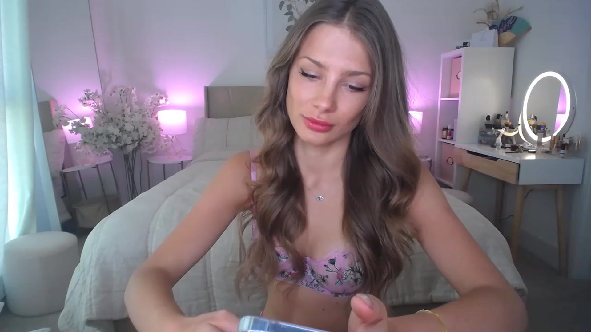 Gallery image thumbnail from MaryNewM's myfreecams stream on, 05/06/2023, 21:39 image 12 of 20