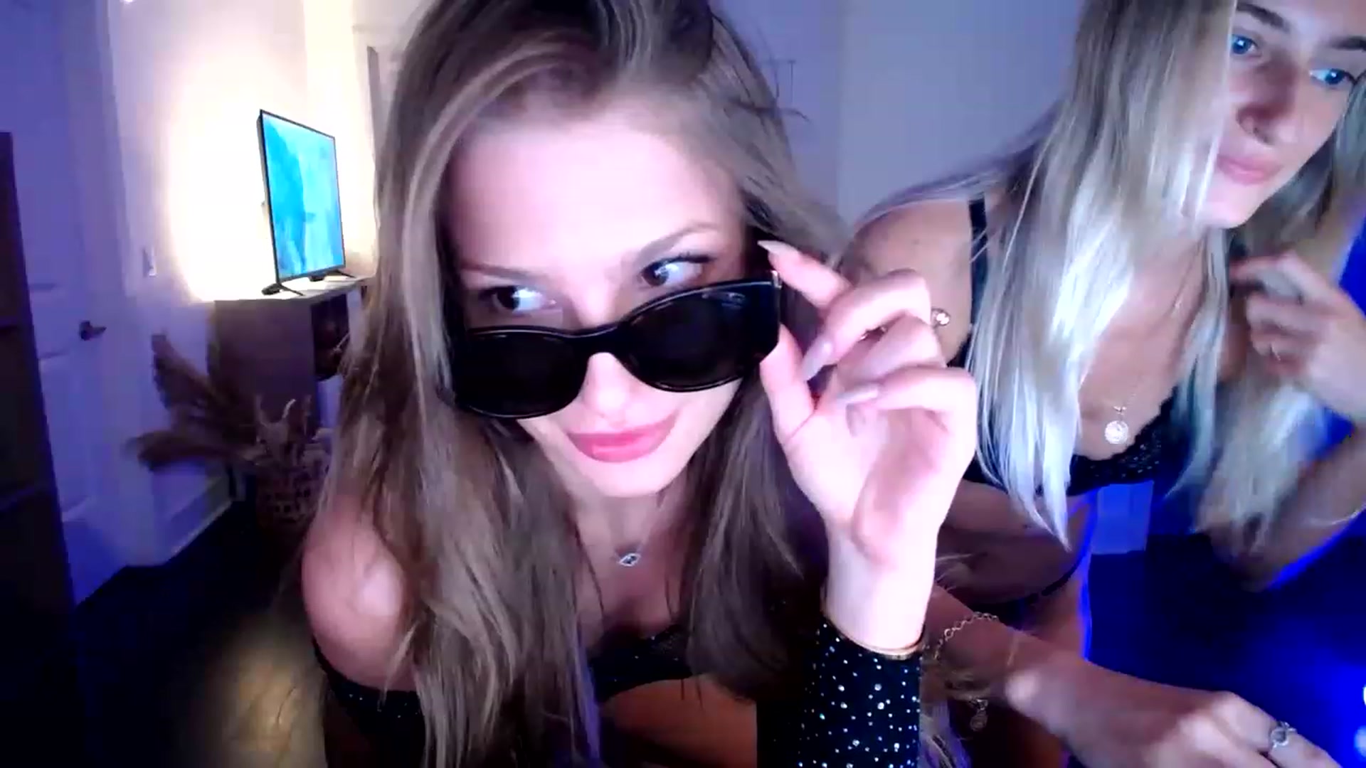 Gallery image thumbnail from MaryNewM's myfreecams stream on, 05/12/2023, 04:18 image 9 of 20
