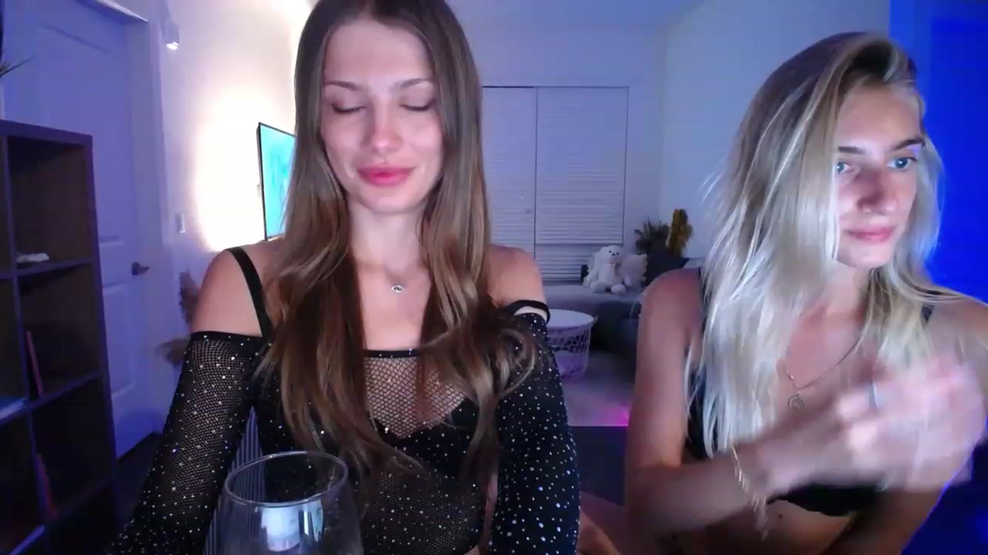 Gallery image thumbnail from MaryNewM's myfreecams stream on, 05/12/2023, 05:46 image 16 of 20