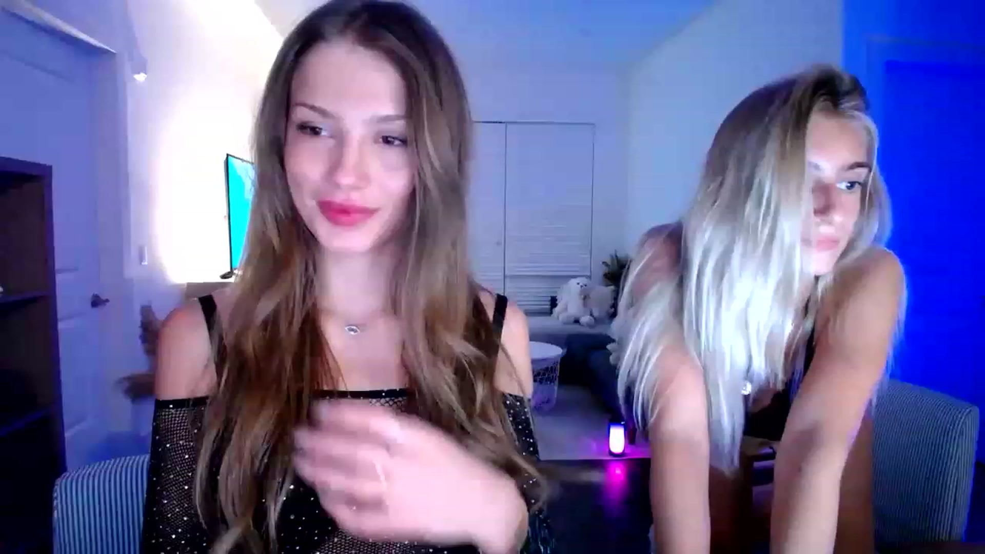 Gallery image thumbnail from MaryNewM's myfreecams stream on, 05/12/2023, 08:04 image 8 of 20