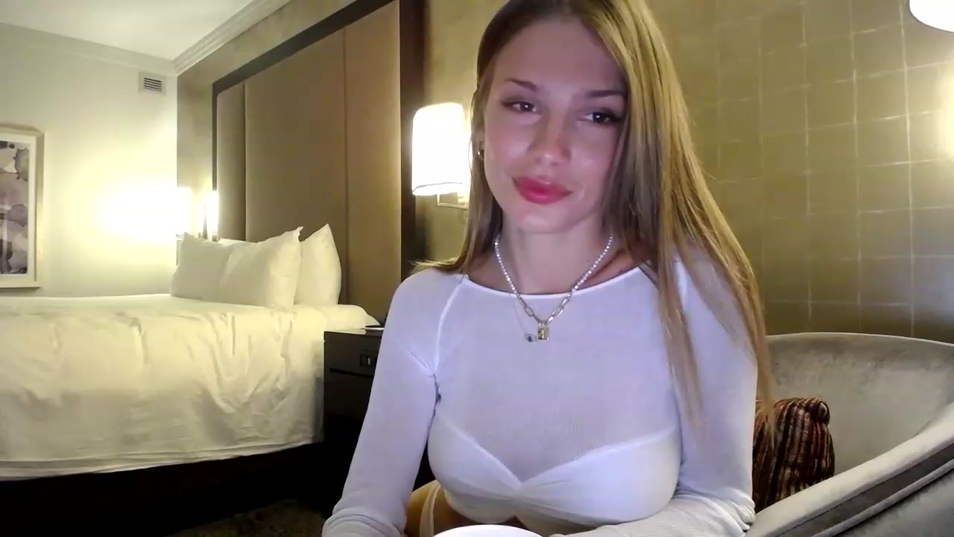Gallery image thumbnail from MaryNewM's myfreecams stream on, 06/20/2023, 21:05 image 16 of 20