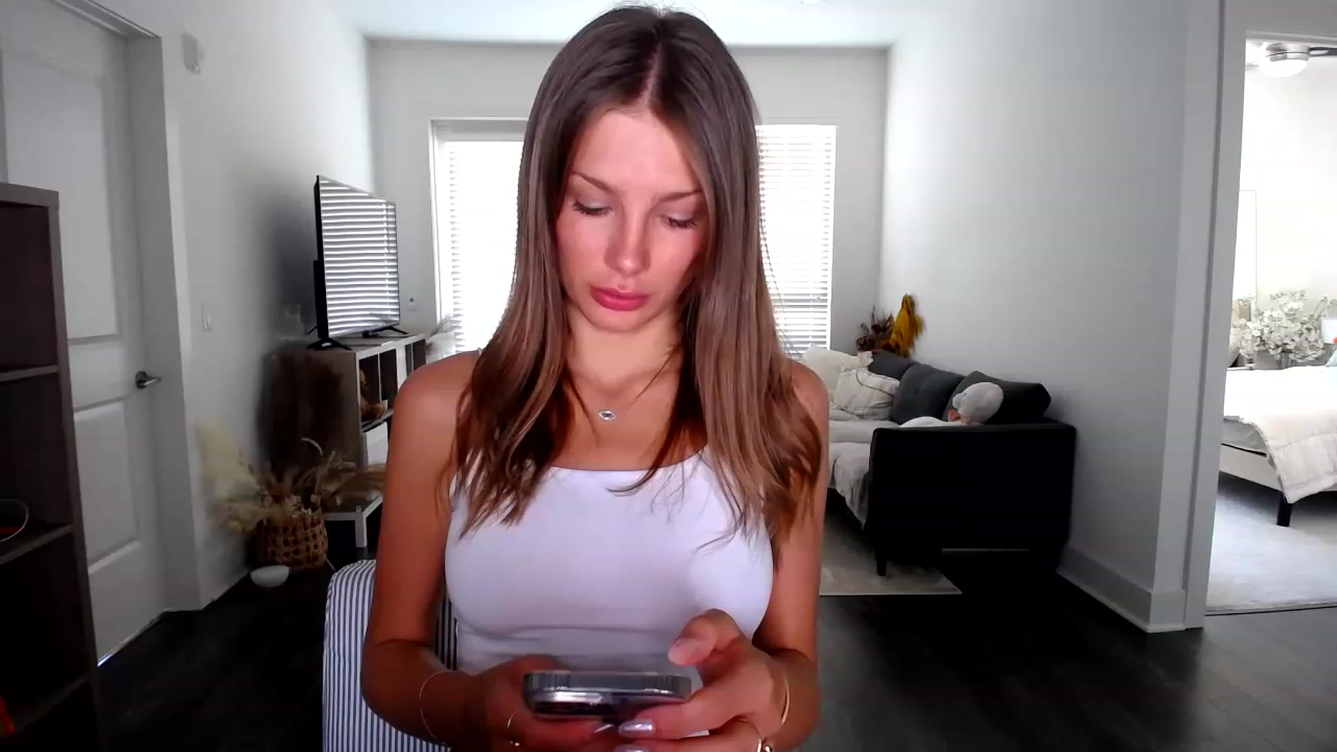 Gallery image thumbnail from MaryNewM's myfreecams stream on, 06/30/2023, 20:30 image 6 of 20
