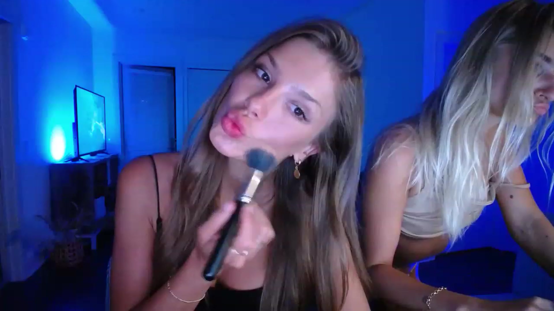 Gallery image thumbnail from MaryNewM's myfreecams stream on, 07/27/2023, 04:13 image 15 of 20