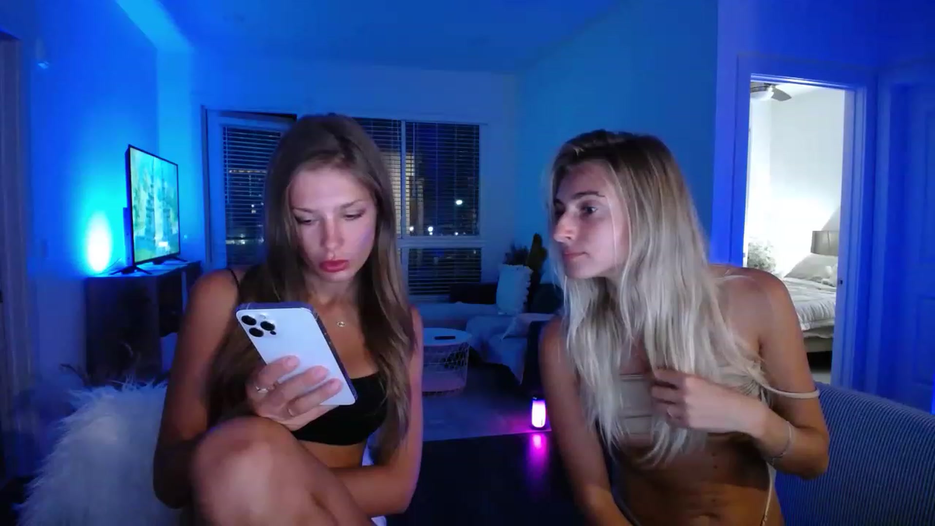 Gallery image thumbnail from MaryNewM's myfreecams stream on, 07/27/2023, 04:35 image 18 of 20