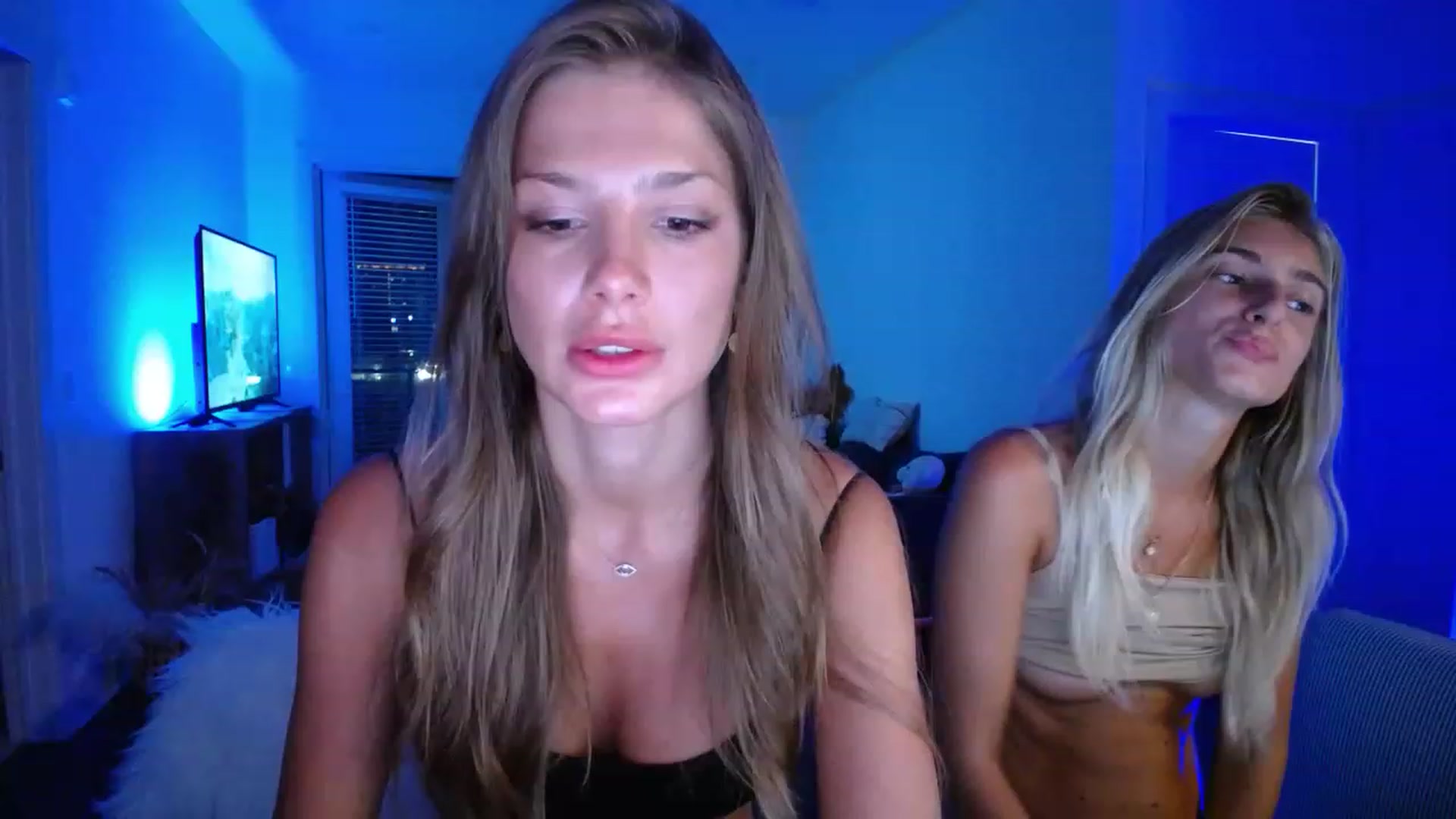 Gallery image thumbnail from MaryNewM's myfreecams stream on, 07/27/2023, 04:35 image 10 of 20