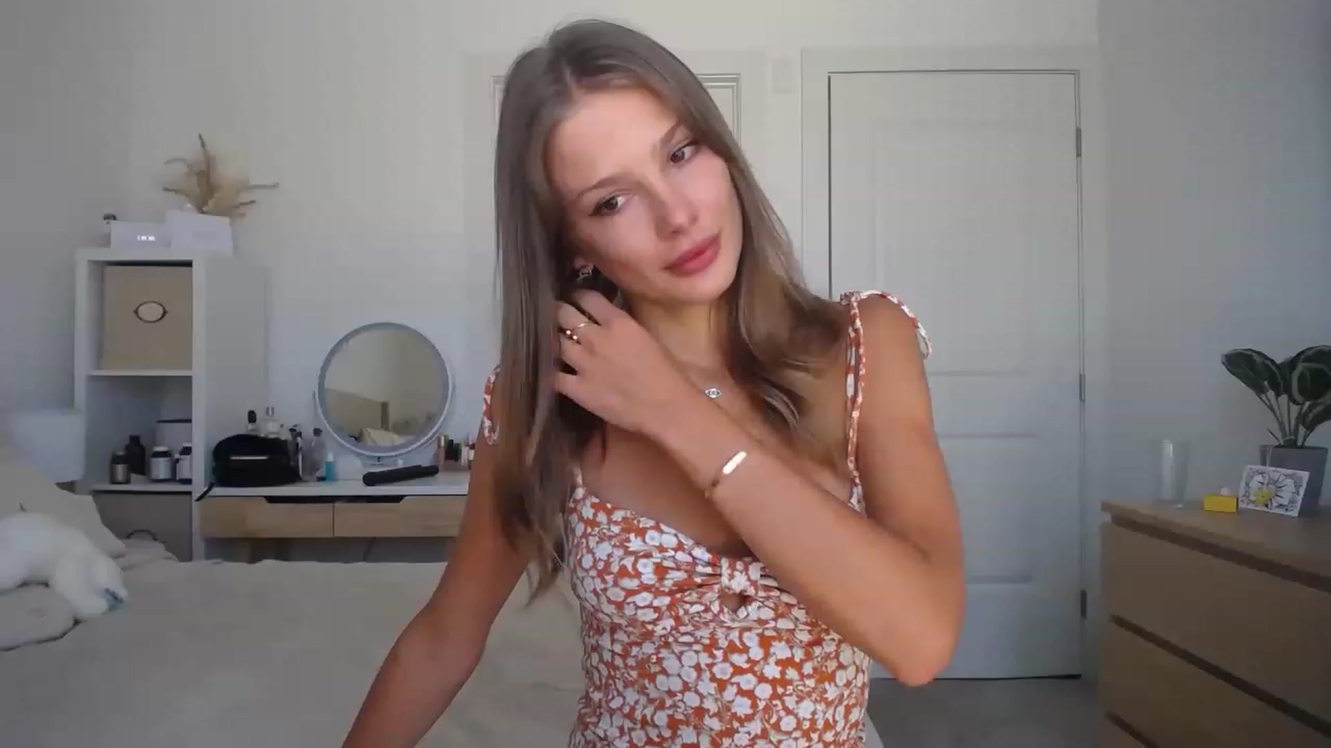 Gallery image thumbnail from MaryNewM's myfreecams stream on, 08/03/2023, 18:10 image 15 of 20