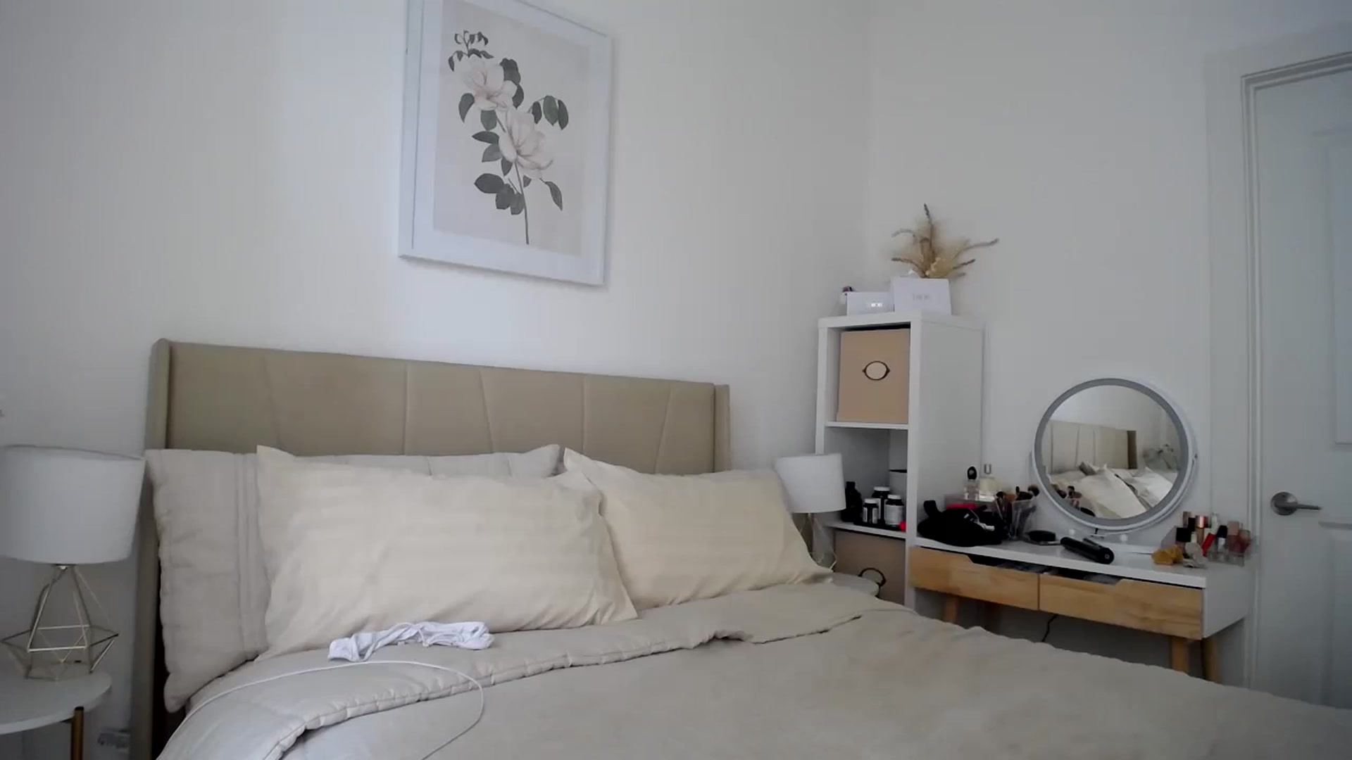 Gallery image thumbnail from MaryNewM's myfreecams stream on, 08/10/2023, 20:22 image 8 of 20