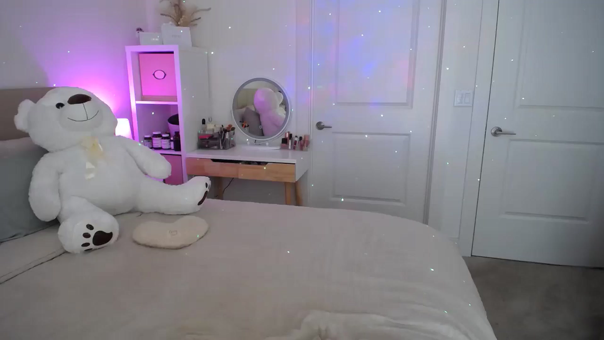 Gallery image thumbnail from MaryNewM's myfreecams stream on, 08/16/2023, 20:22 image 11 of 20