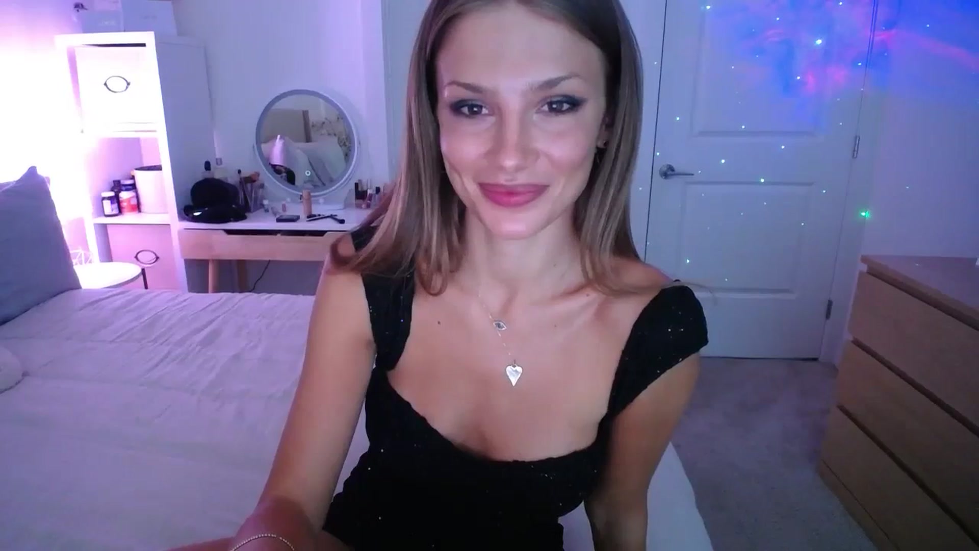 Gallery image thumbnail from MaryNewM's myfreecams stream on, 08/19/2023, 02:50 image 12 of 20