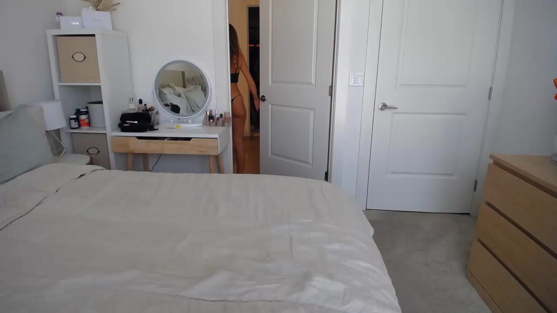 Gallery image thumbnail from MaryNewM's myfreecams stream on, 08/21/2023, 19:34 image 7 of 20