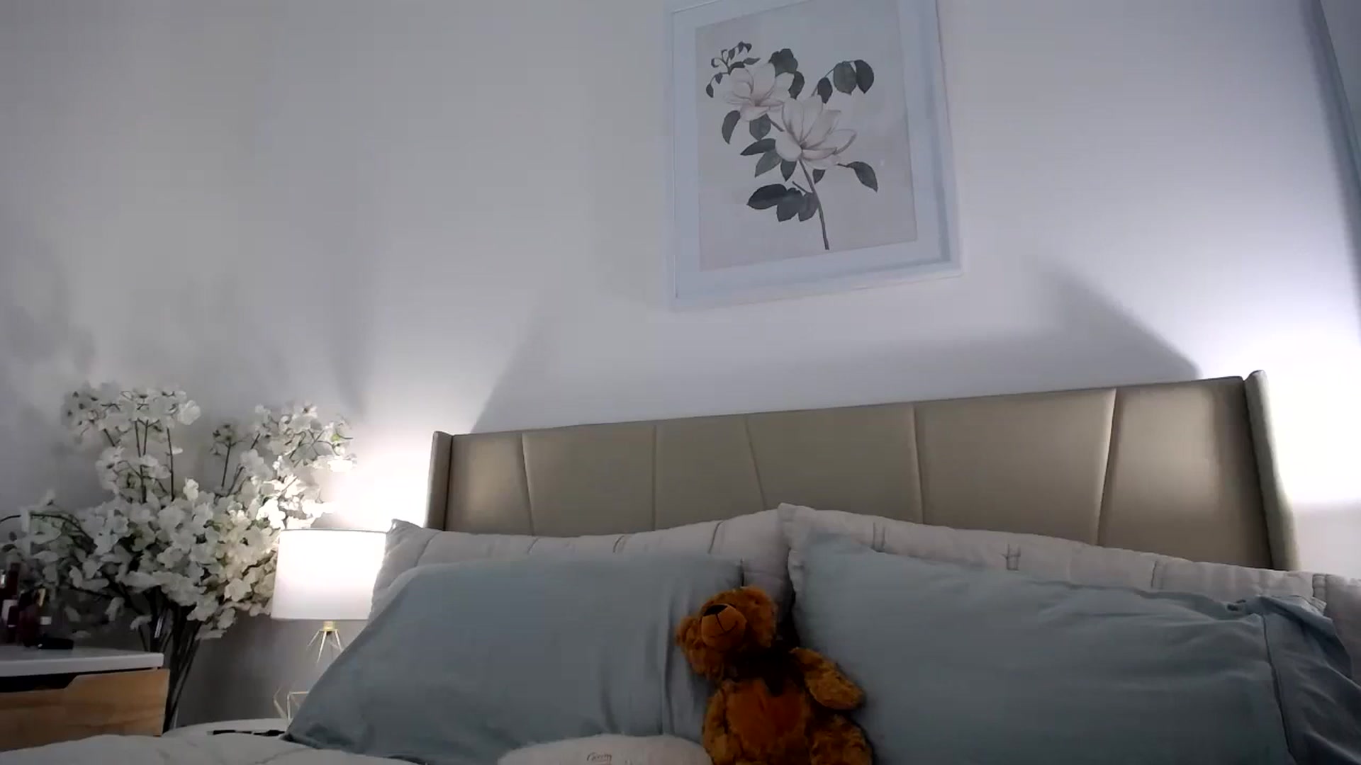 Gallery image thumbnail from MaryNewM's myfreecams stream on, 09/27/2023, 23:19 image 16 of 20