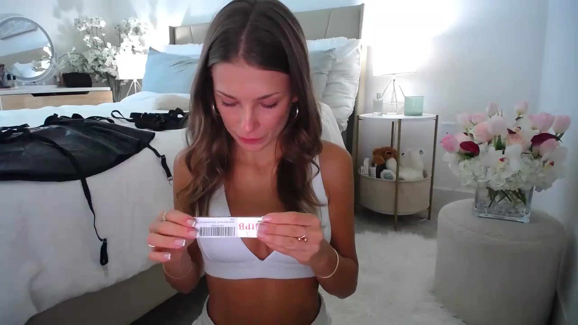 Gallery image thumbnail from MaryNewM's myfreecams stream on, 10/06/2023, 22:29 image 16 of 20