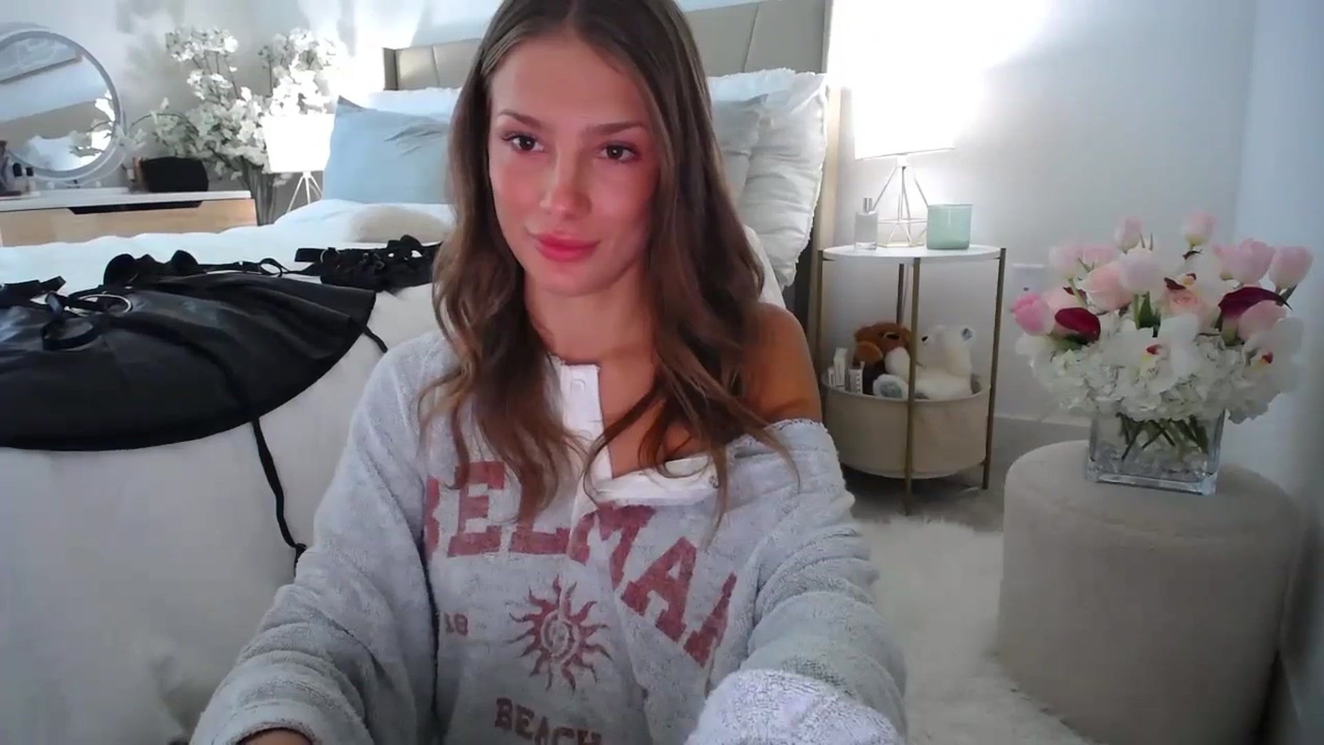 Gallery image thumbnail from MaryNewM's myfreecams stream on, 10/06/2023, 22:29 image 12 of 20