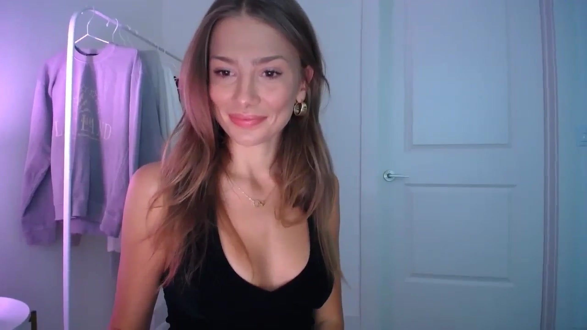 Gallery image thumbnail from MaryNewM's myfreecams stream on, 11/02/2023, 24:01 image 20 of 20