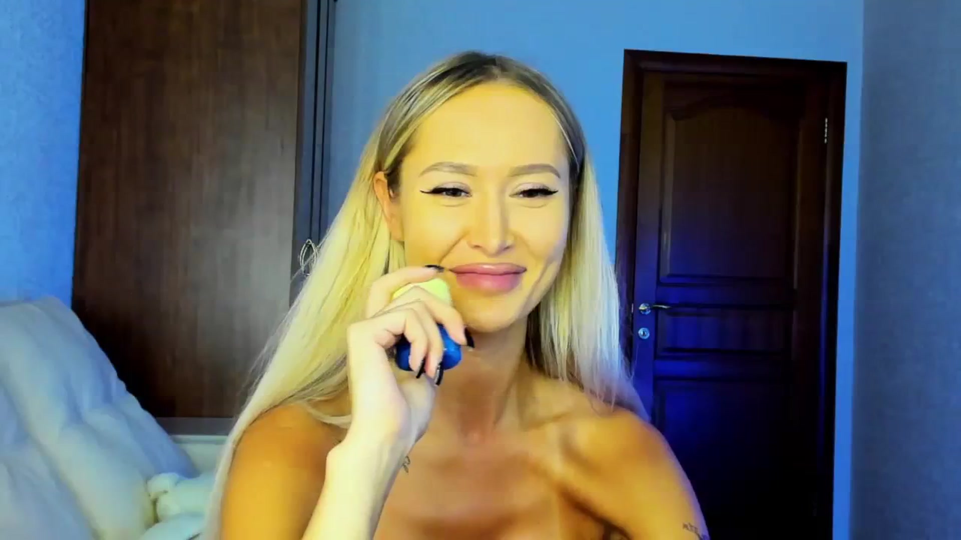Gallery image thumbnail from MarySweety_'s myfreecams stream on, 08/06/2023, 05:00 image 19 of 20