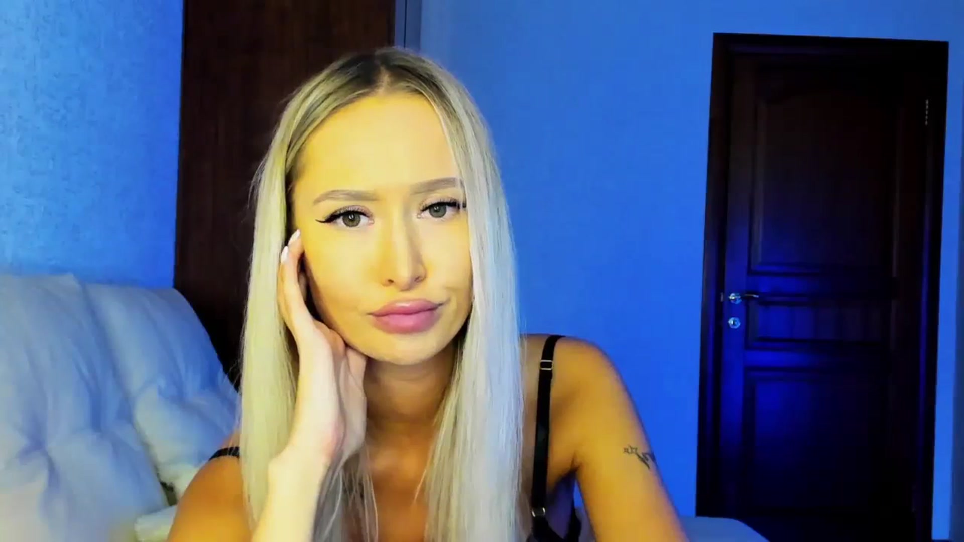 Gallery image thumbnail from MarySweety_'s myfreecams stream on, 08/15/2023, 05:46 image 11 of 20