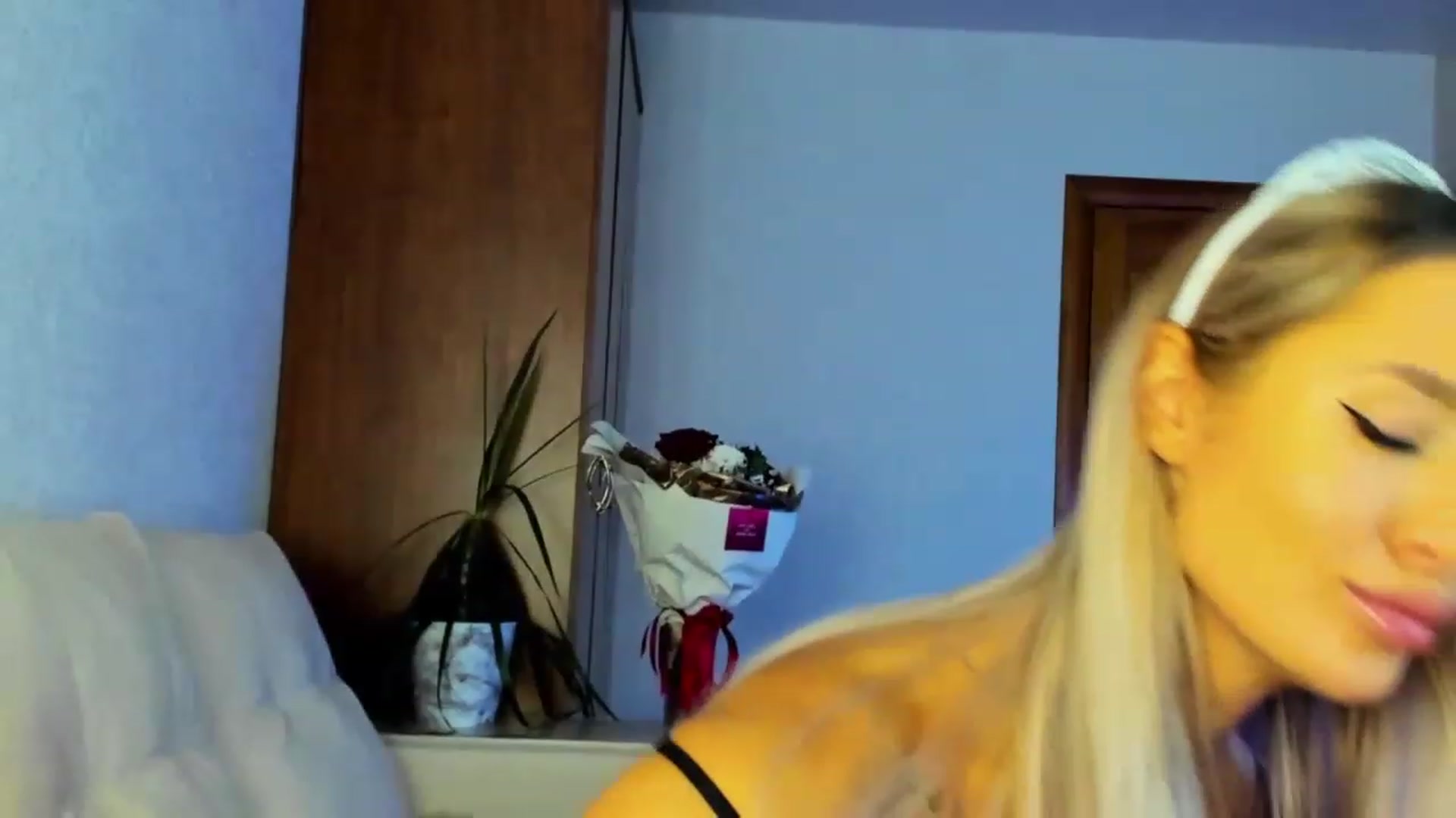 Gallery image thumbnail from MarySweety_'s myfreecams stream on, 08/23/2023, 04:54 image 13 of 20