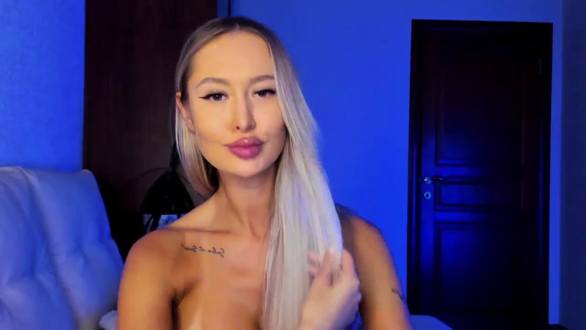 Gallery image thumbnail from MarySweety_'s myfreecams stream on, 08/28/2023, 04:59 image 17 of 20