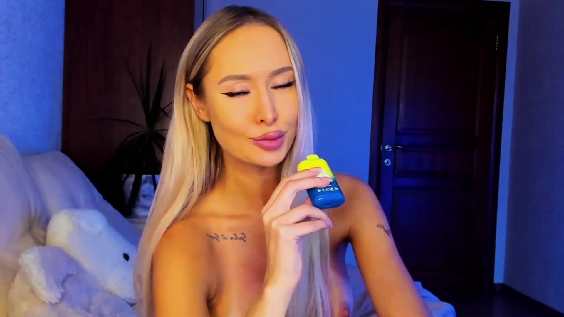 Gallery image thumbnail from MarySweety_'s myfreecams stream on, 09/13/2023, 07:06 image 16 of 20