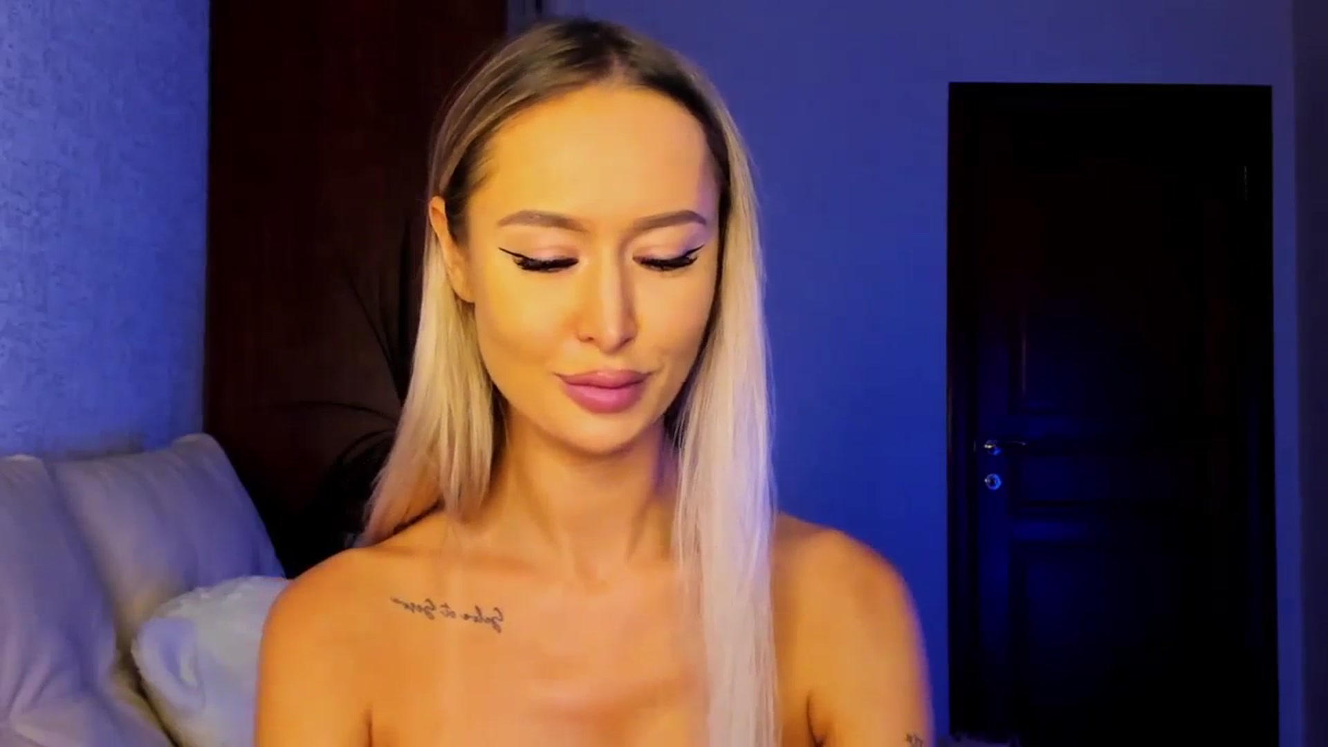 Gallery image thumbnail from MarySweety_'s myfreecams stream on, 09/17/2023, 05:53 image 15 of 20